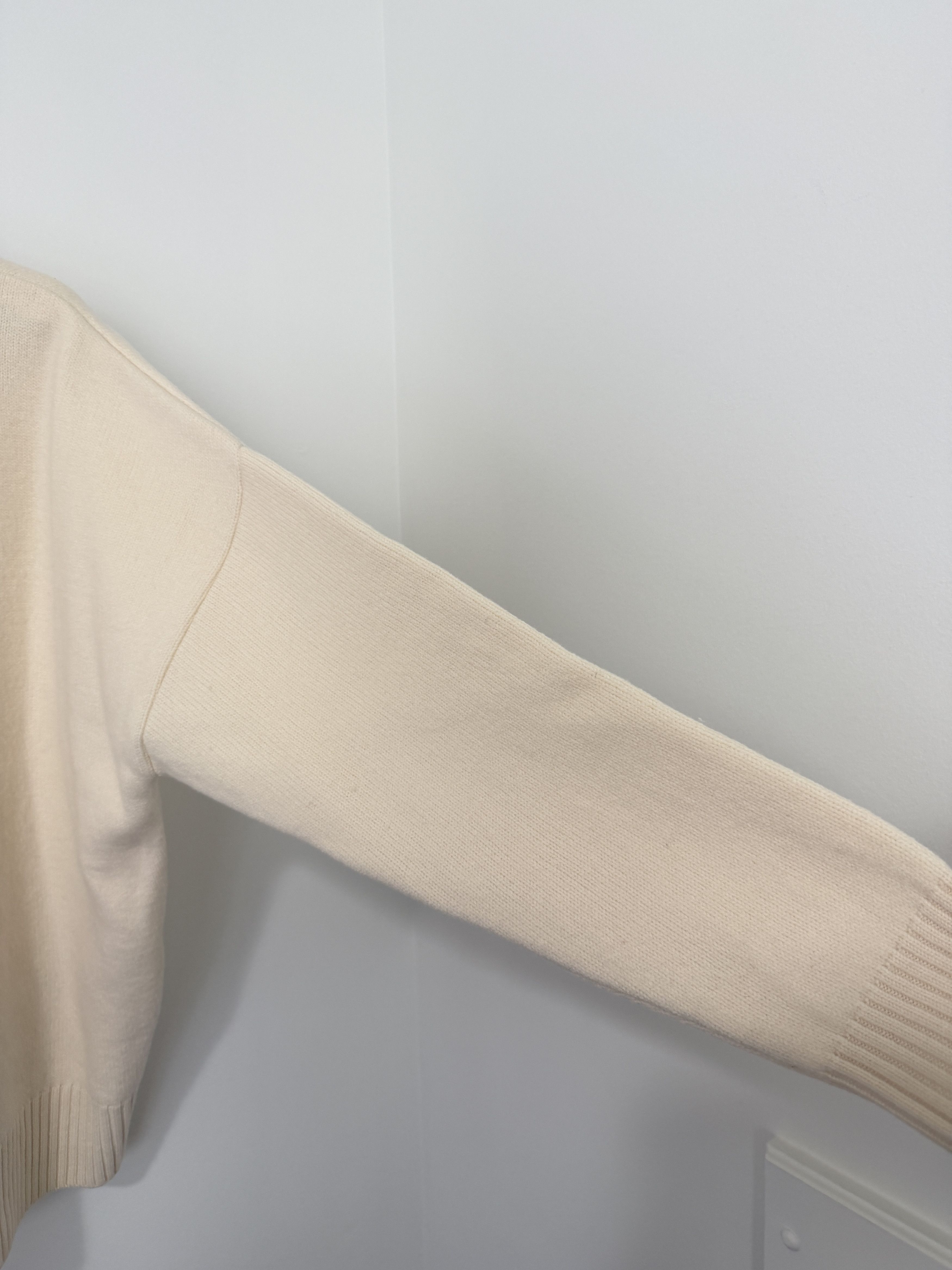 AMI Ami Paris Off-White Oversized Turtleneck Size US L / EU 52-54 / 3 - 7 Thumbnail