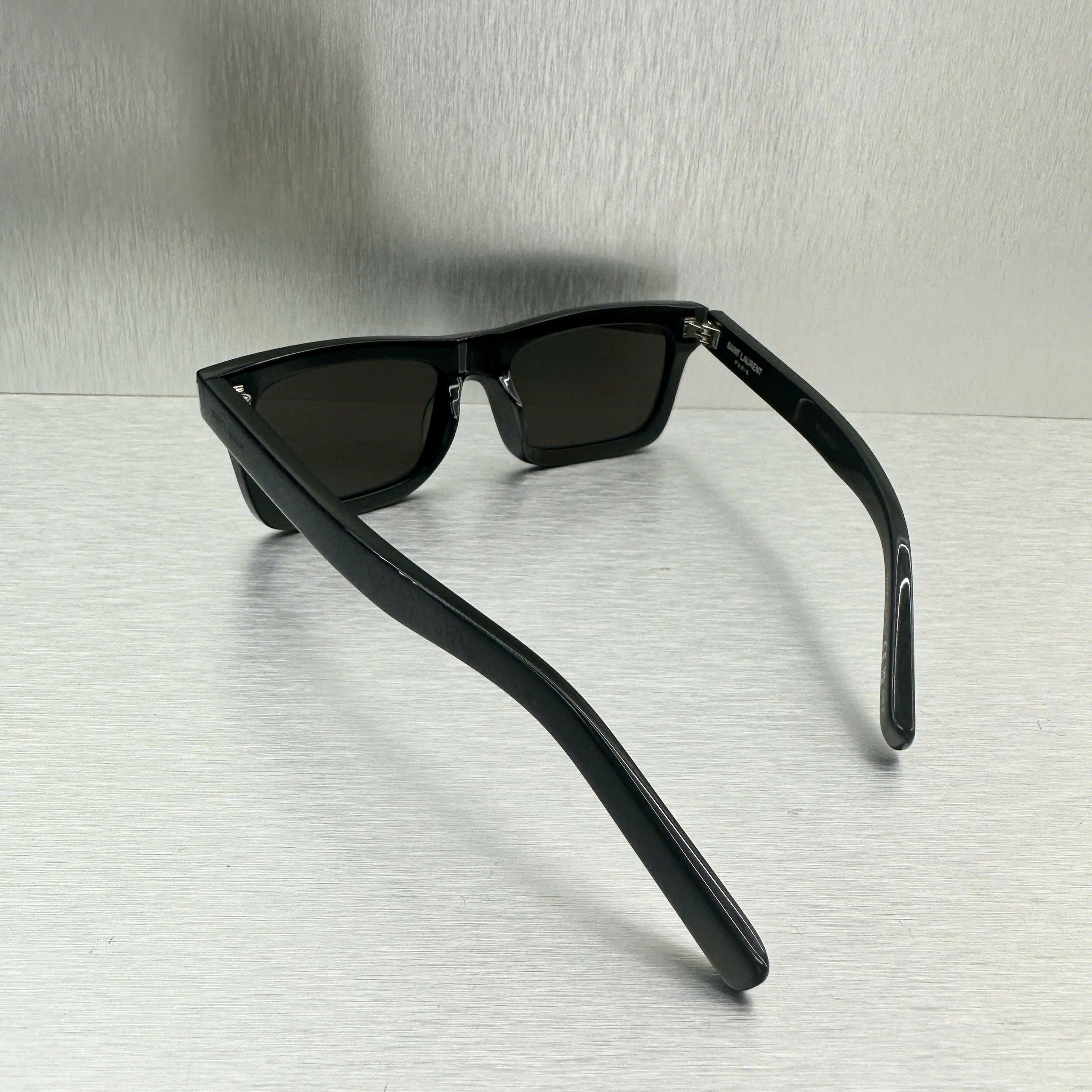 Saint Laurent Paris SAINT LAURENT 461 BETTY 001 Sunglasses BLACK Size ONE SIZE - 7 Thumbnail