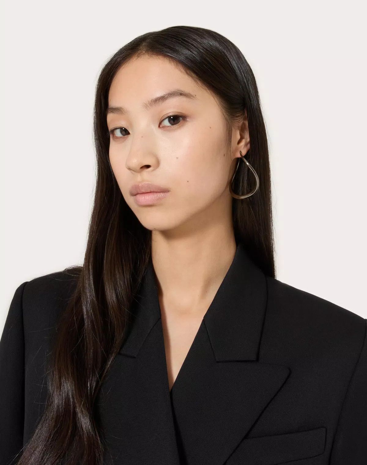 Valentino oc11z0725 Size:OS/Shadowshine Metal Earrings in Black Size ONE SIZE - 5 Thumbnail
