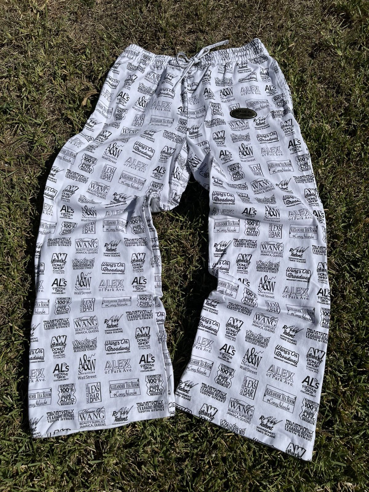 Alexander Wang Alexander Wang All Over Print Logo Sweatpants Large Size US 33 - 1 Thumbnail