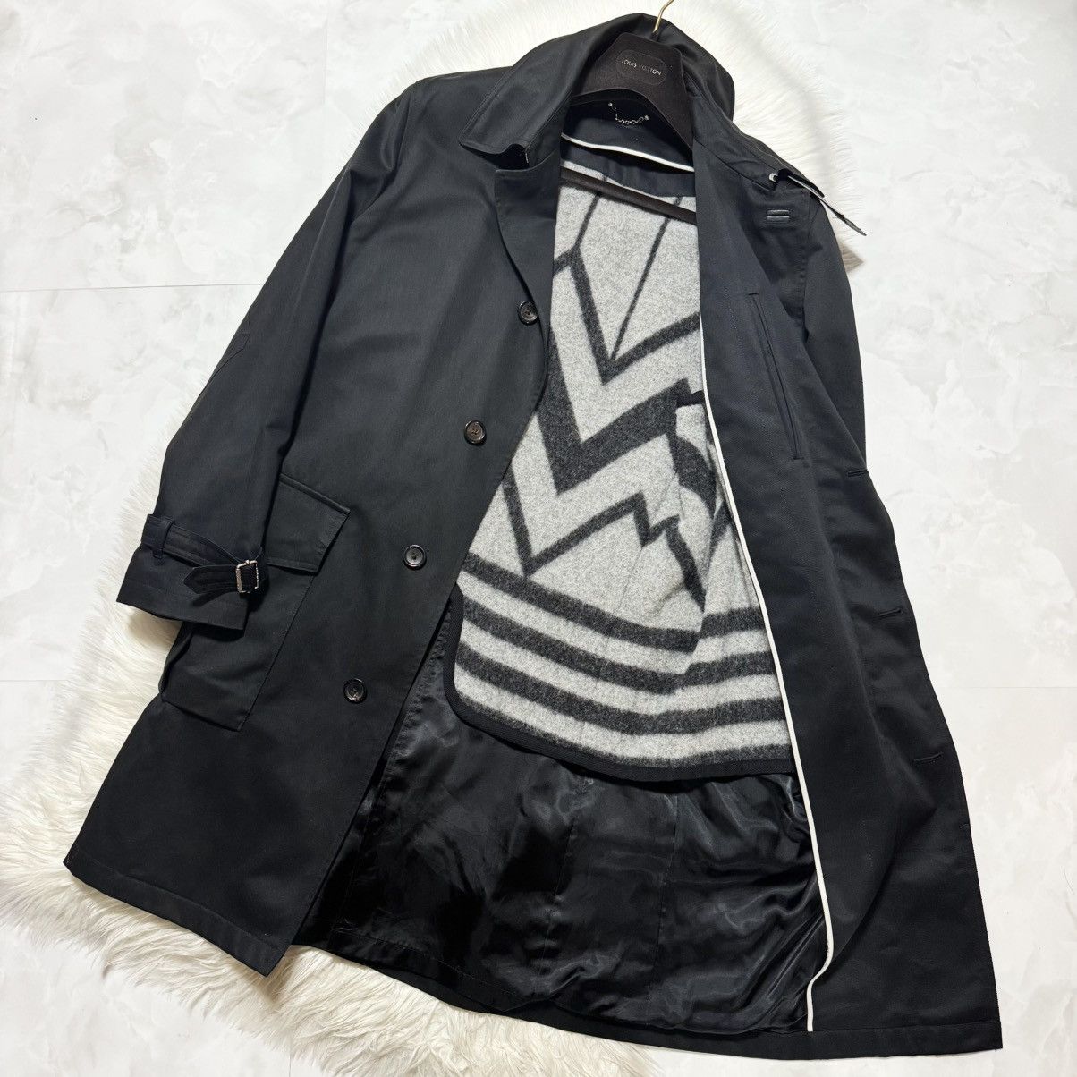 Louis Vuitton Louis Vuitton Lookbook Model 2-Way Trench Coat Size US M / EU 48-50 / 2 - 4 Thumbnail