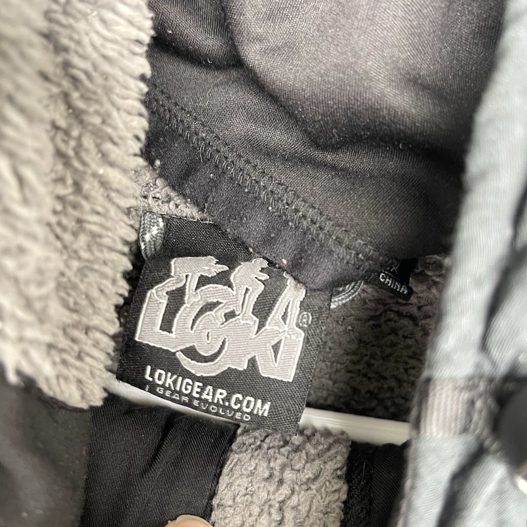 Vintage LOKI Gear Jacket Mens L Black Softshell Hooded Lined Built-in Mask & Mittens Winter Casual Regular Fit 400 Warmth - Outdoor Full Zip Mittens Mask Size US L / EU 52-54 / 3 - 5 Thumbnail