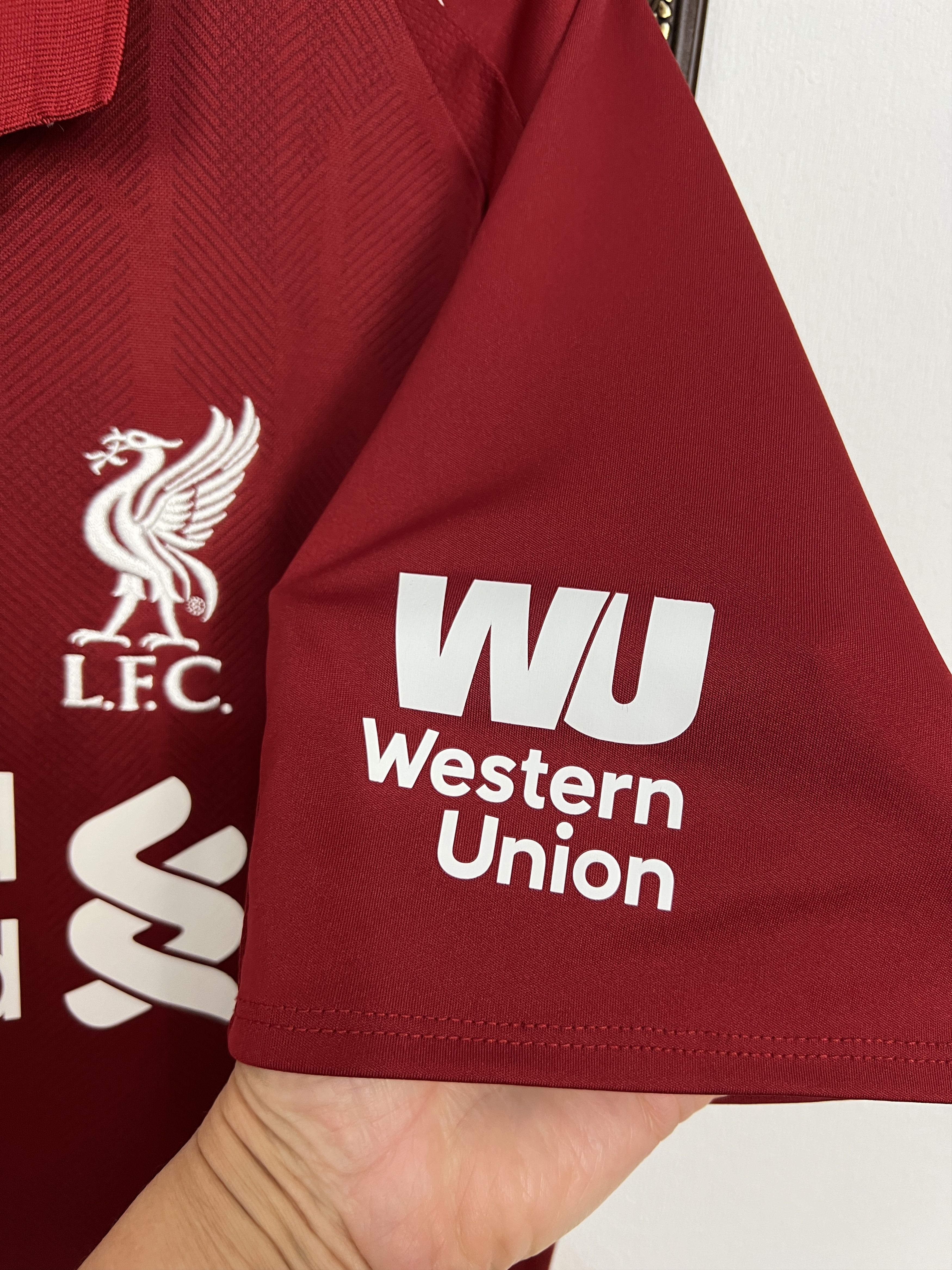 New Balance Liverpool Home football shirt 2018 Soccer #11 Salah Jersey Size US XL / EU 56 / 4 - 4 Thumbnail