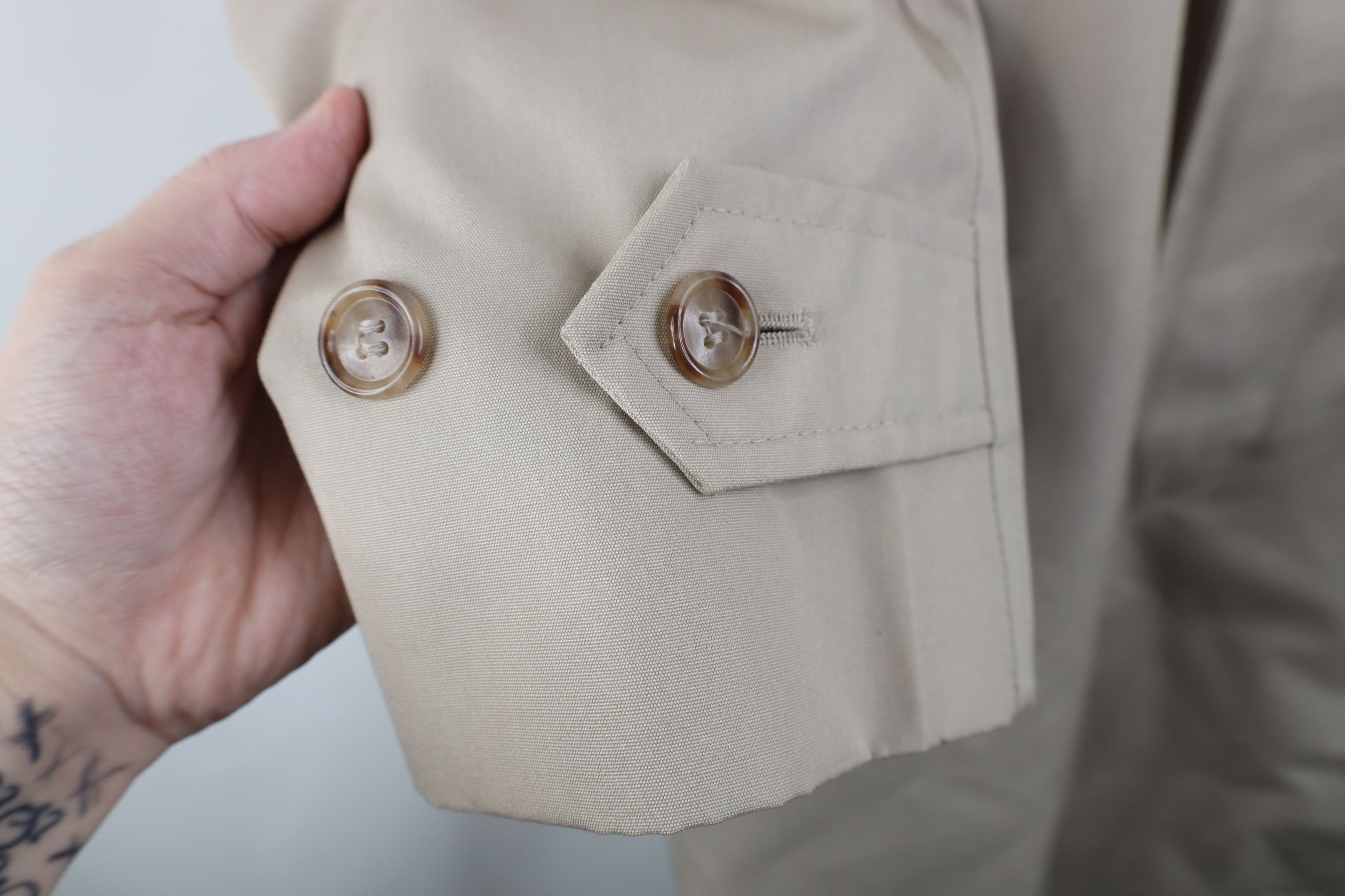 Vintage Vintage 70s Streetwear Button Trench Coat Rain Jacket Beige Size US L / EU 52-54 / 3 - 5 Thumbnail