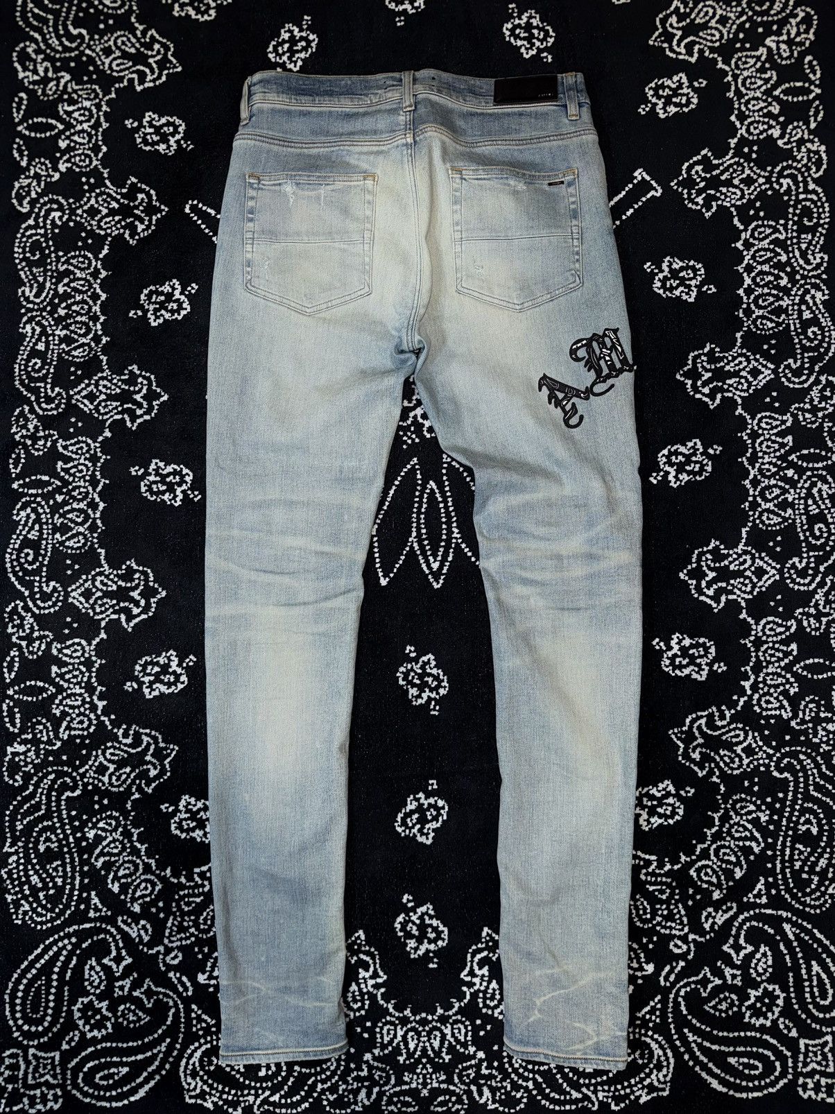 Amiri AMIRI BANDANA ENGLISH LOGO JEANS Size US 32 / EU 48 - 13 Thumbnail