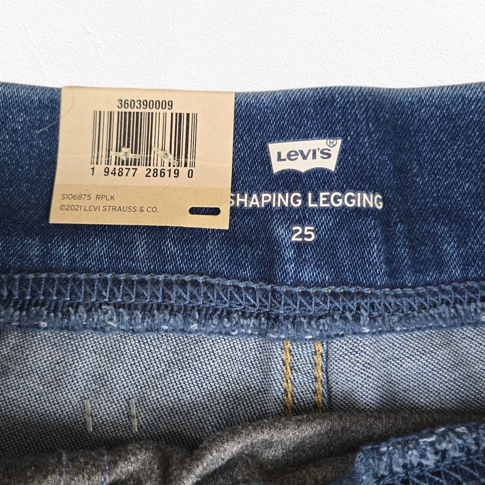 Levi's Levi's Medium Wash Mid Rise Shaping Jeggings Size 25 Size 25" / US 0 / IT 36 - 2 Thumbnail