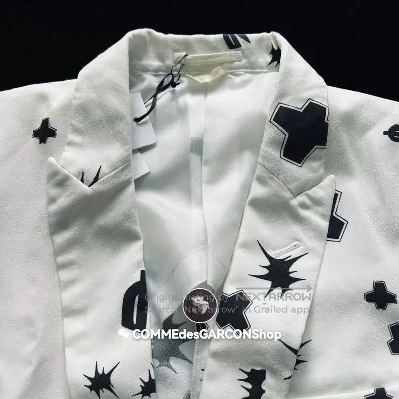 Comme des Garcons Comme Des Garcons Anti-war logo printed coat Size US M / EU 48-50 / 2 - 7 Thumbnail