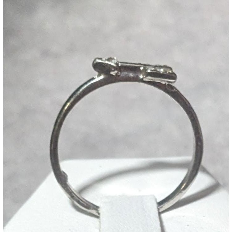 Other Minimalist Gemmed Silver Tone Arrow Ring Size 10 1/2 Size ONE SIZE - 3 Thumbnail