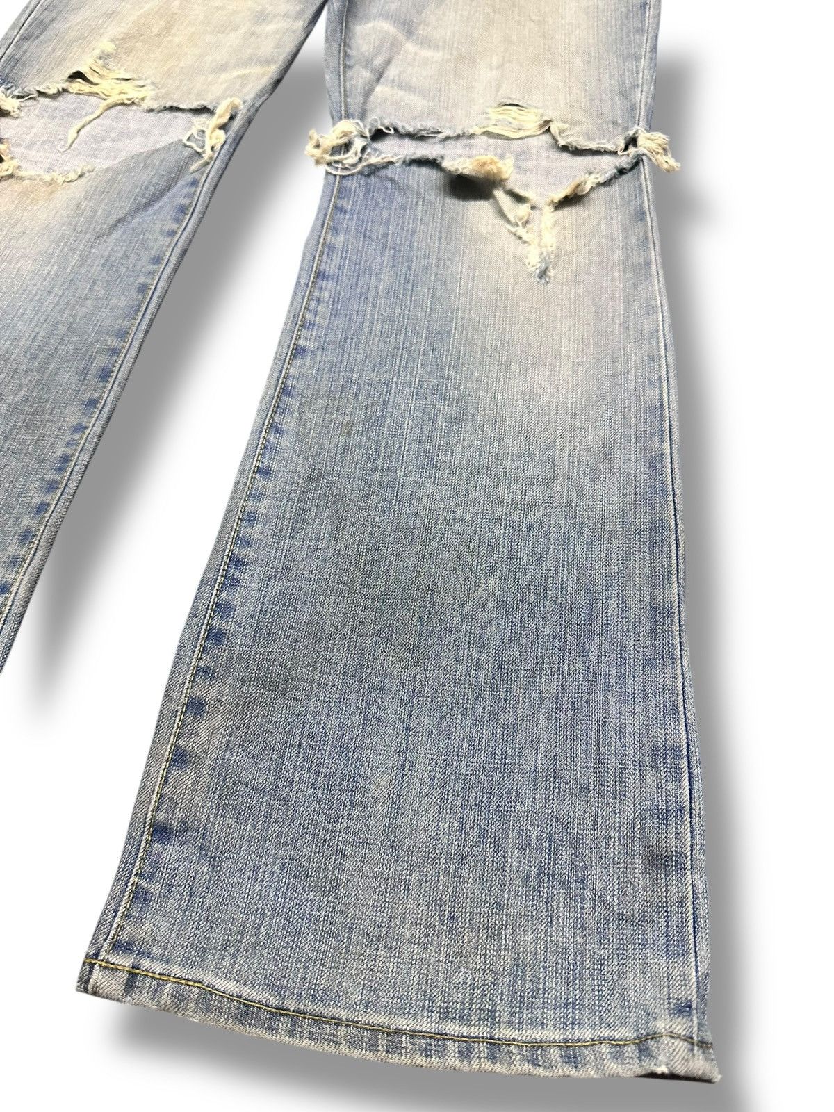 Uniqlo Uniqlo Distressed Japan Denim Straight Leg Jeans Faded Wash Size US 33 - 12 Thumbnail