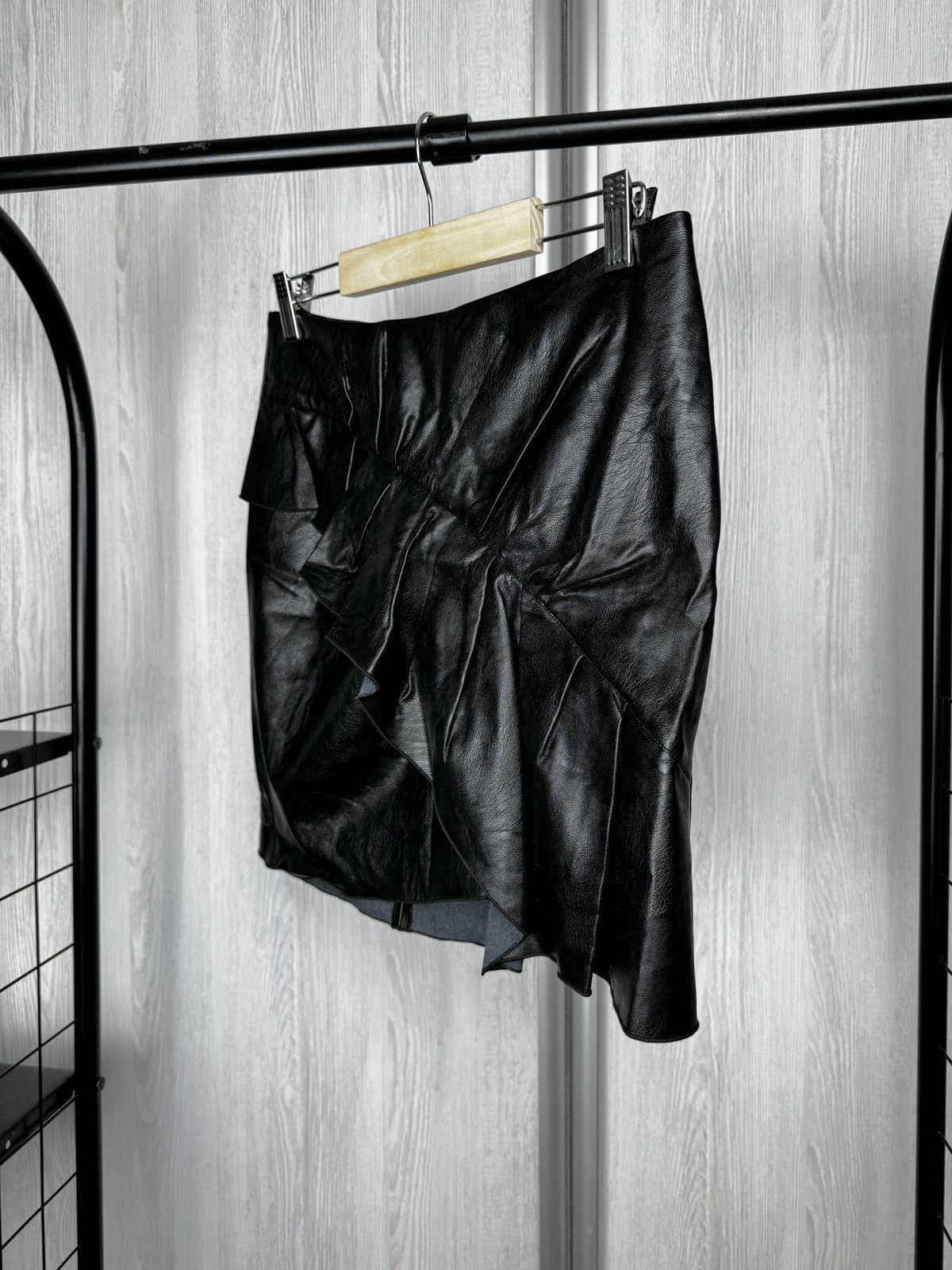 Isabel Marant Etoile Isabel Marant Étoile Zeist Ruffled Faux Leather Skirt Black Size 28" / US 6 / IT 42 - 3 Thumbnail