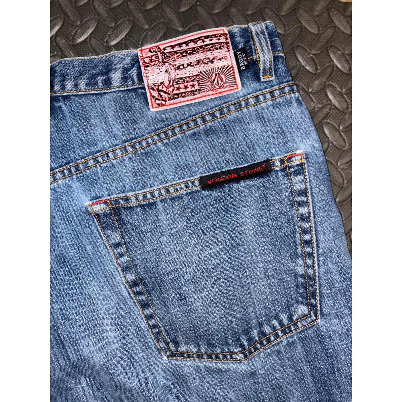Volcom Vintage Volcom jeans Boardwear size 38x32 baggy denim Y2K Size US 38 / EU 54 - 6 Thumbnail