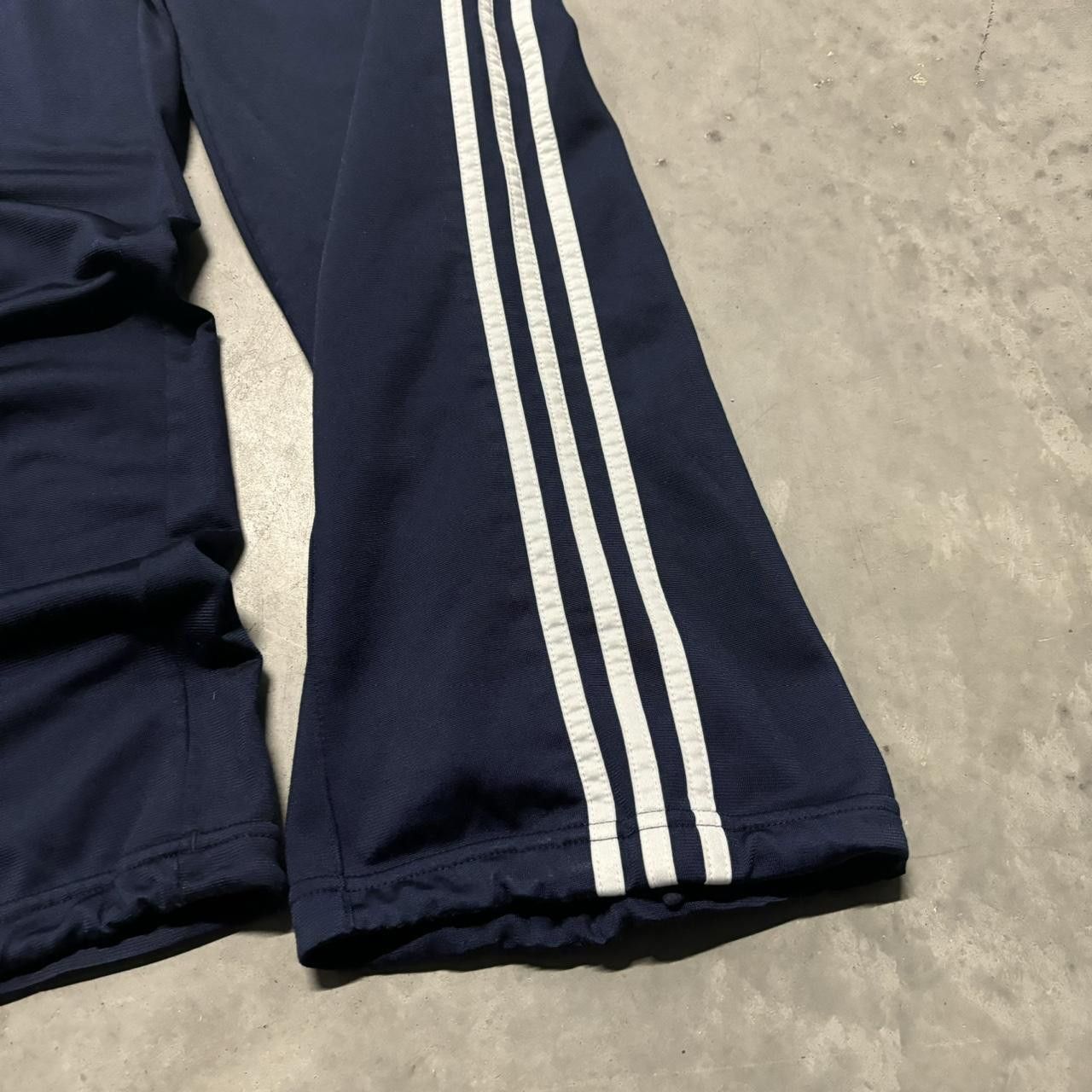 Adidas × Vintage Vintage Y2K Navy Blue Adidas Striped Skater Track Pants! Size US 32 / EU 48 - 5 Thumbnail