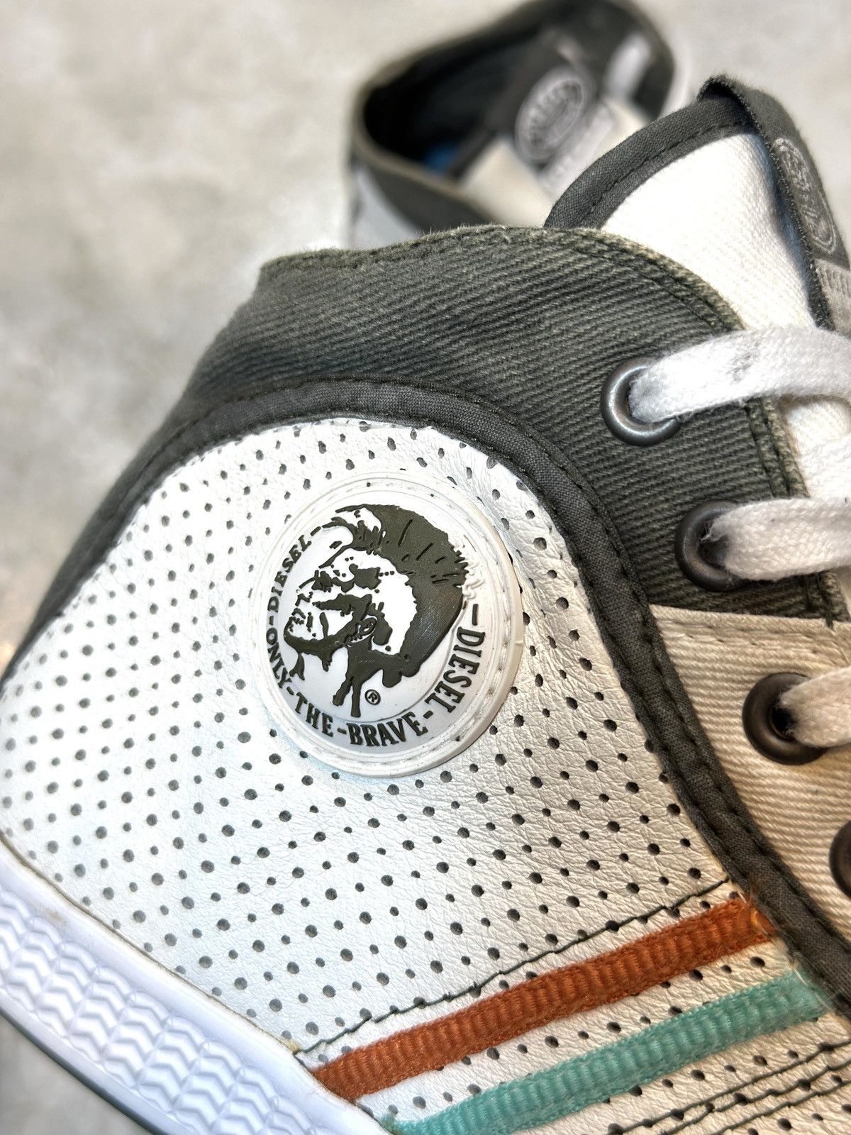 Diesel (SS11) YUK HI TOP Size US 10.5 / EU 43-44 - 4 Thumbnail