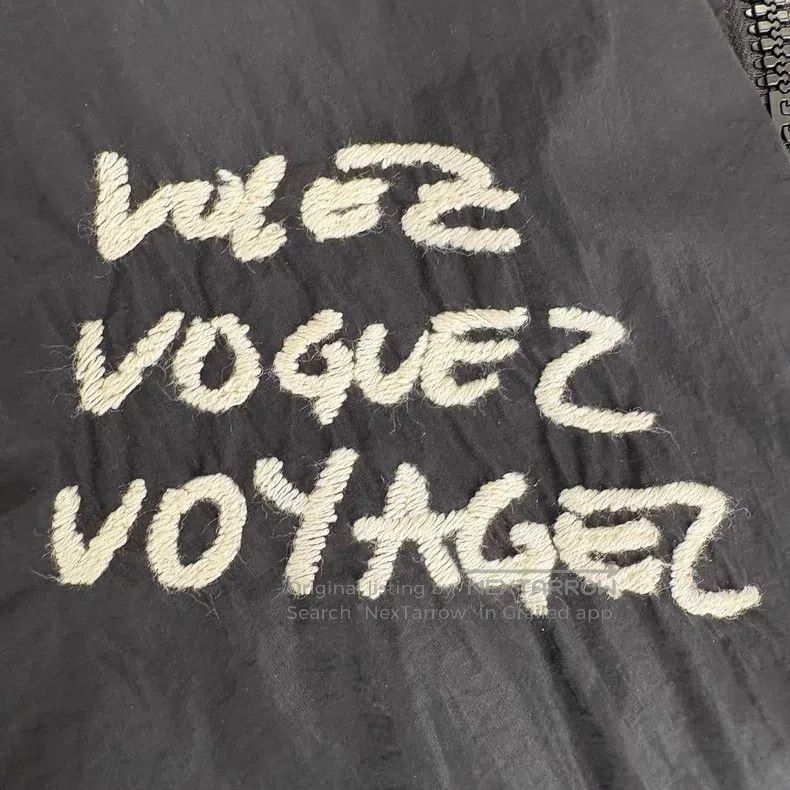 Louis Vuitton Louis Vuitton Black Half Zip Embroidered Hot Air Balloon T Size US L / EU 52-54 / 3 - 7 Thumbnail