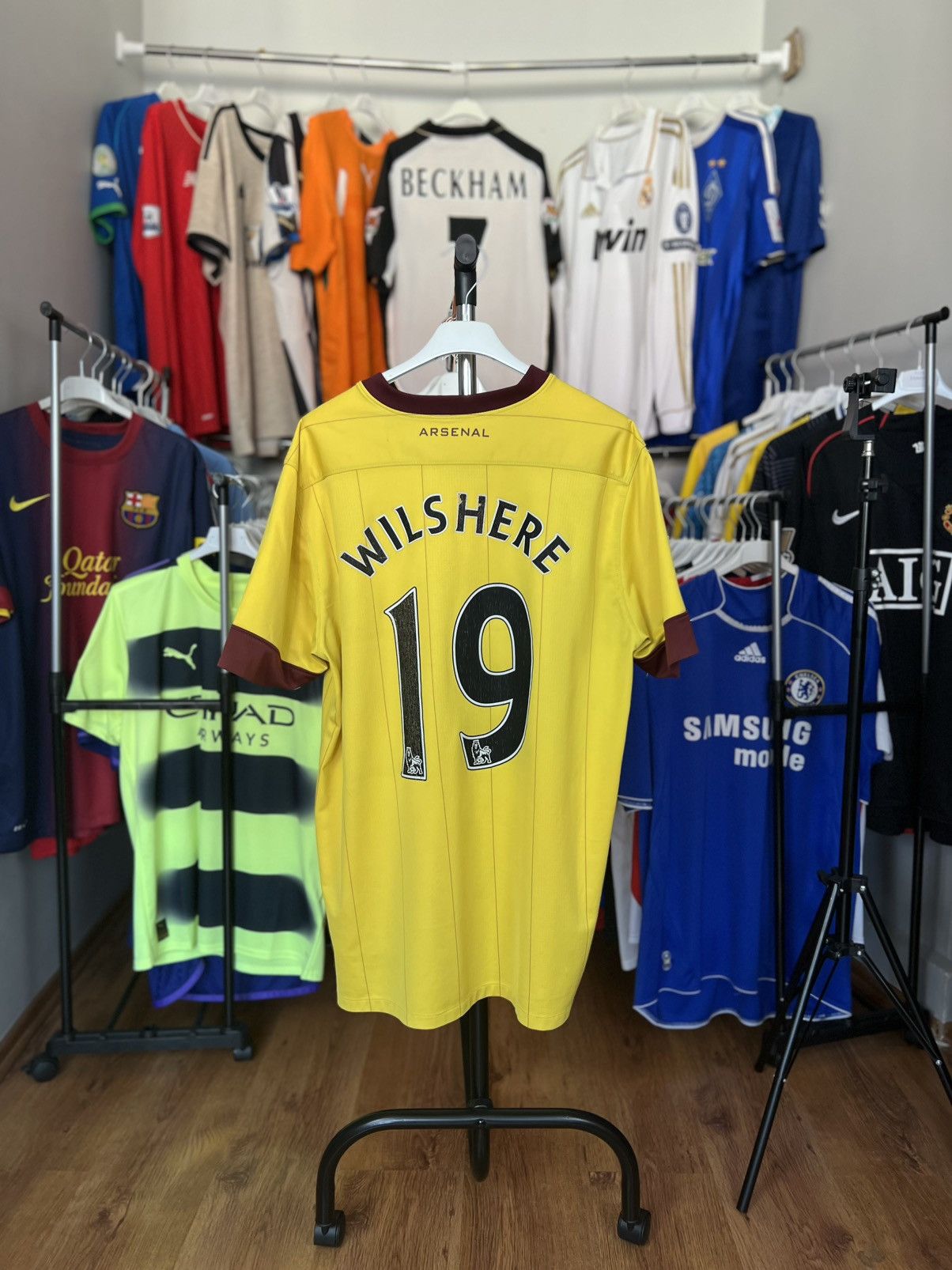 Nike Soccer Jersey Nike Arsenal 2010/11 Wilshere #19 Size US L / EU 52-54 / 3 - 1 Thumbnail