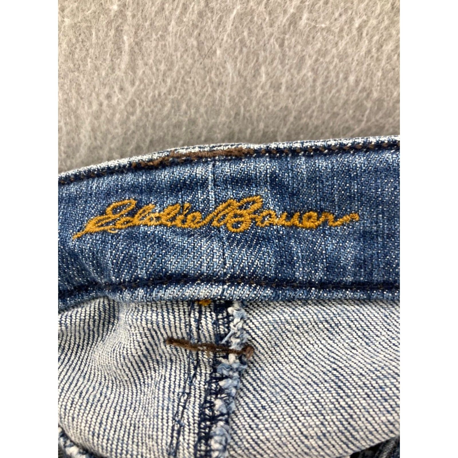 Eddie Bauer Eddie Bauer Denim Skirt Women Adult 10 Short Blue Cotton Pockets 80s 90s Modern Size 32" / US 10 / IT 46 - 7 Thumbnail
