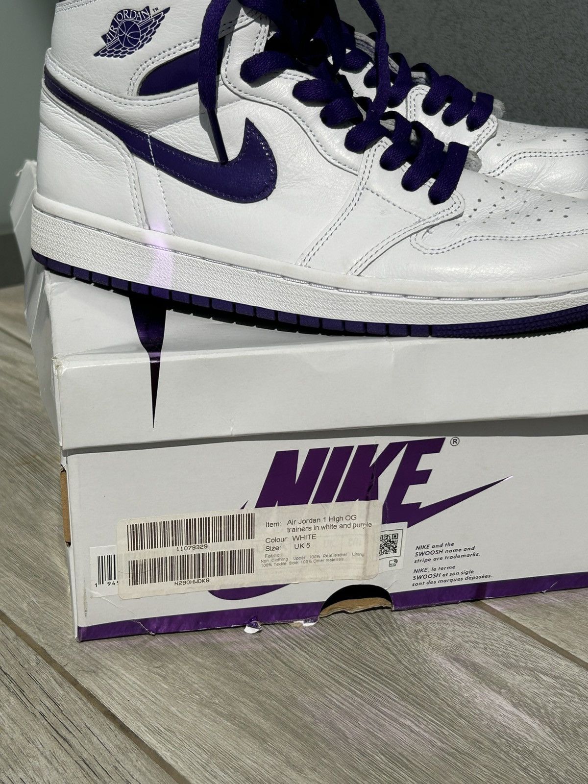 Nike Nike Air Jordan 1 High OG White Purple Size US 7.5 / IT 37.5 - 3 Thumbnail