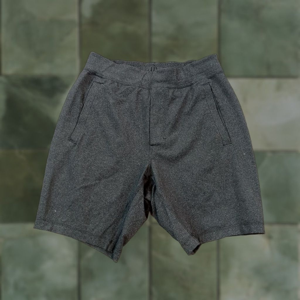 Lululemon Lululemon Athletic Shorts Mens Large Gray Elastic Waist Drawstring Pockets Gym Size US 31 - 1 Thumbnail