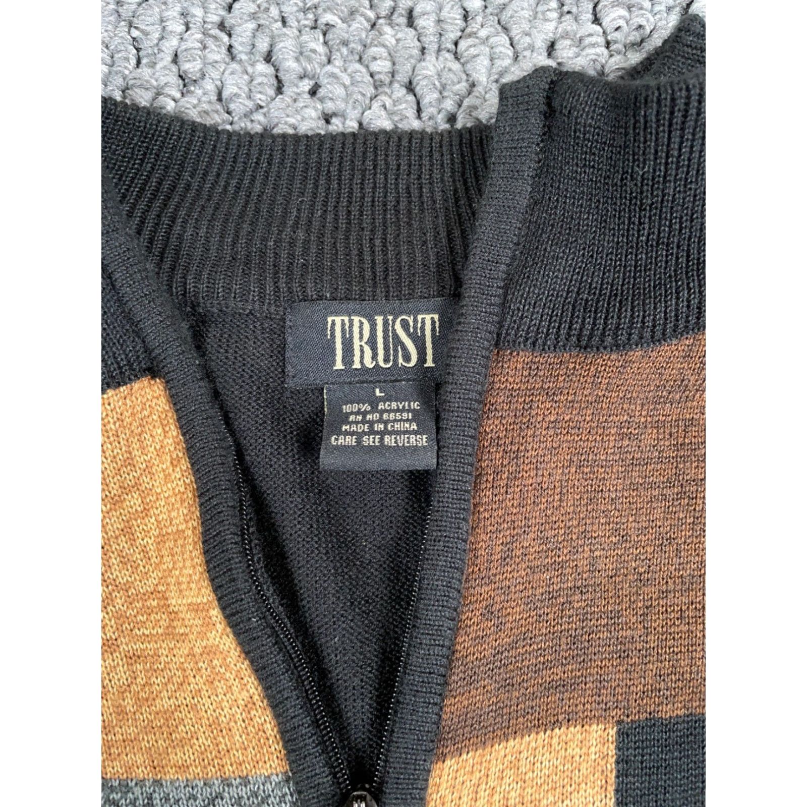 Vintage VINTAGE Trust Sweater Adult Large Brown Black Geometric Pattern Knit 1/4 Zip Faux Leather Trim Pullover 90s Mens Size US L / EU 52-54 / 3 - 3 Thumbnail