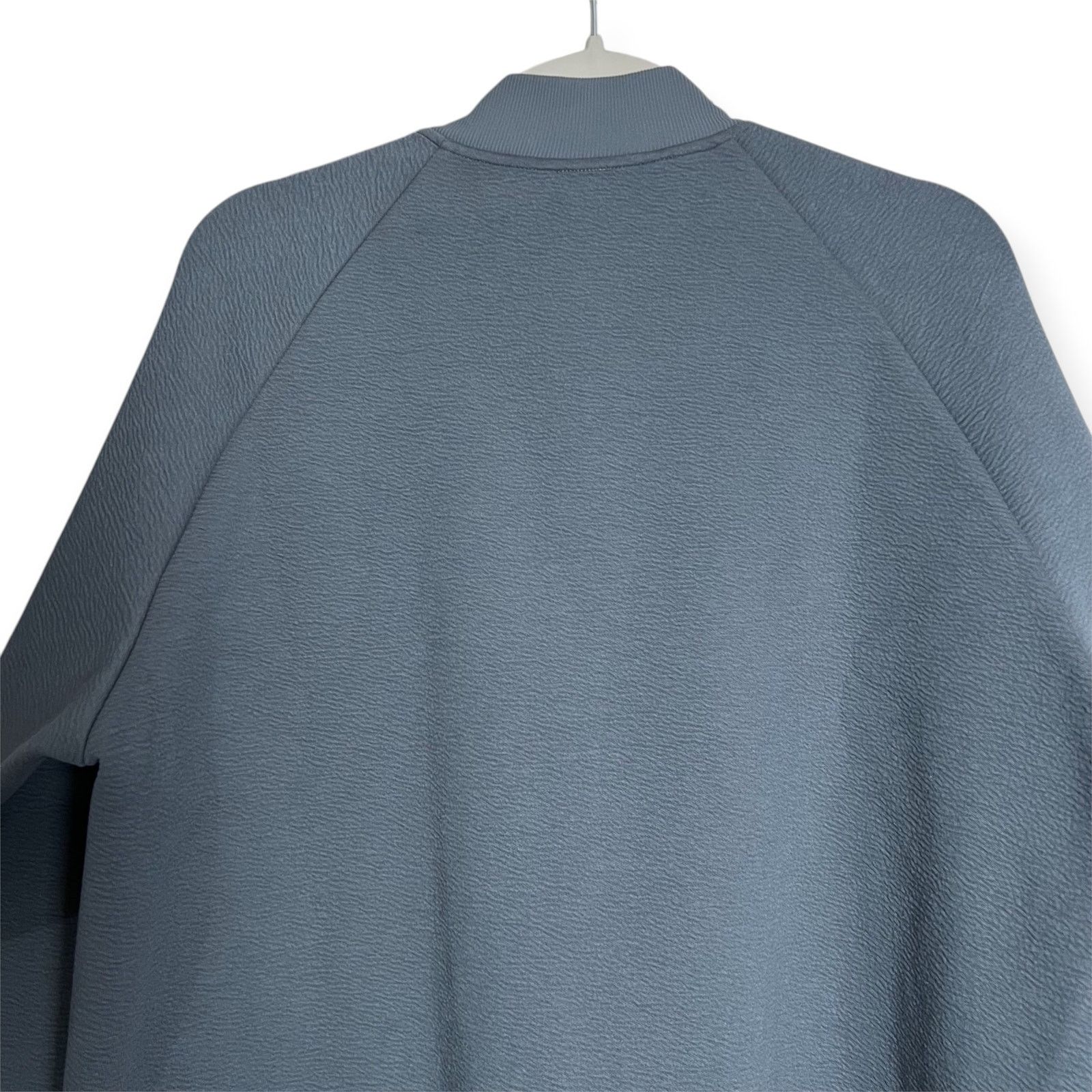 Lululemon Lululemon Textured Spacer Bomber Jacket Gray L NWT Size US L / EU 52-54 / 3 - 8 Thumbnail