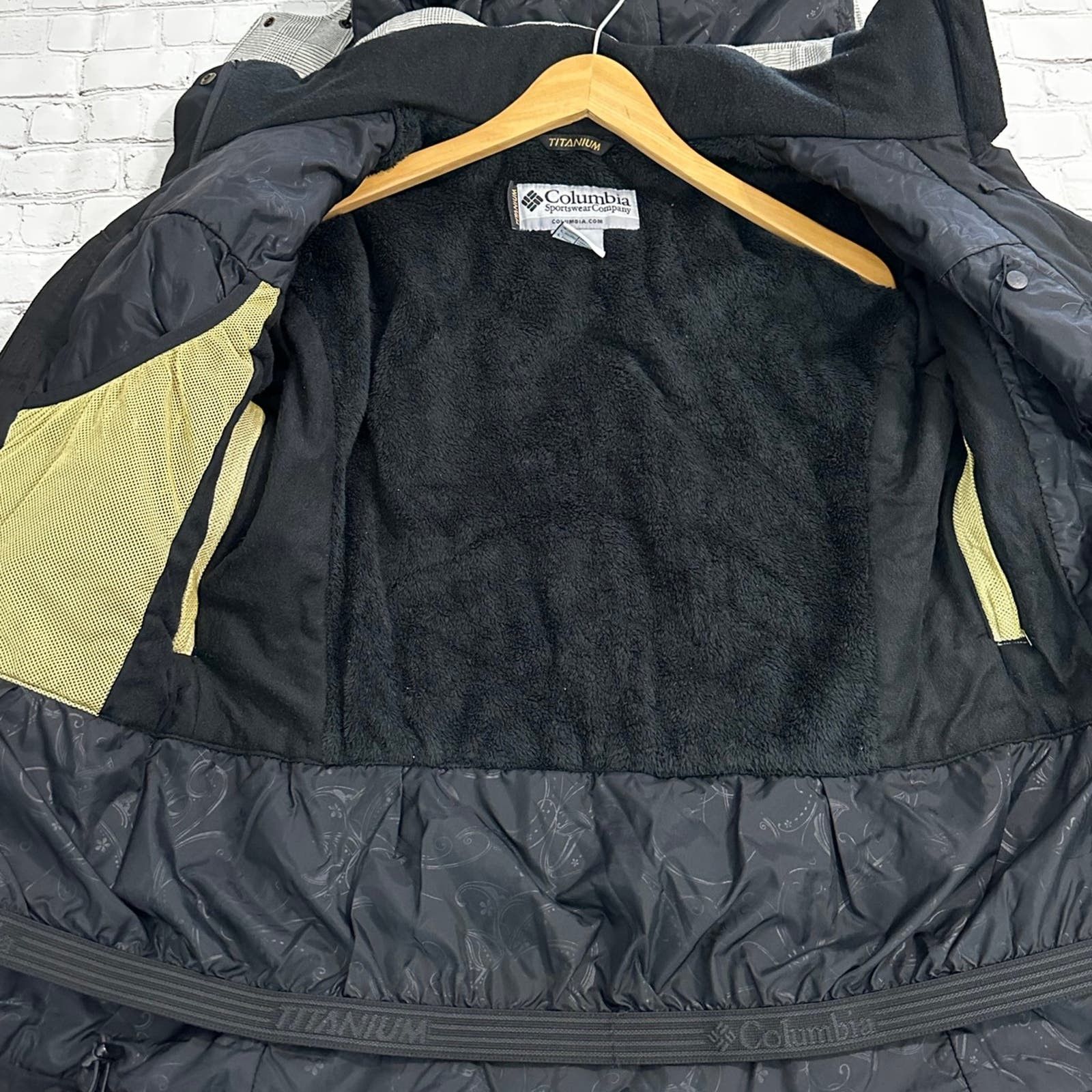 Columbia COLUMBIA TITANIUM OMNI TECH WATERPROOF SHELL JACKET Size L / US 10 / IT 46 - 9 Thumbnail