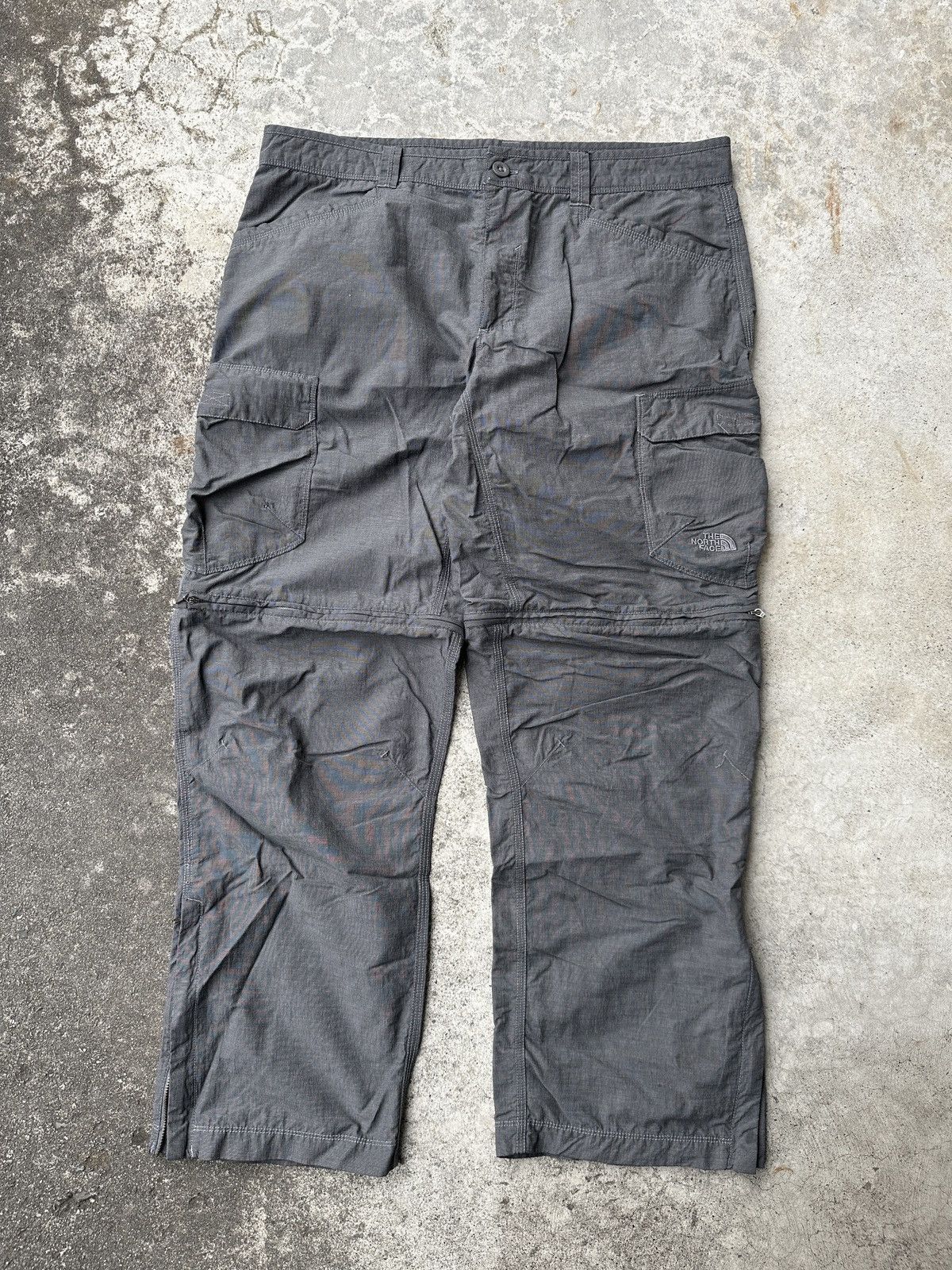 The North Face Charcoal TNF Convertible Outdoor Cargo Gorp pant Size US 36 / EU 52 - 1 Thumbnail