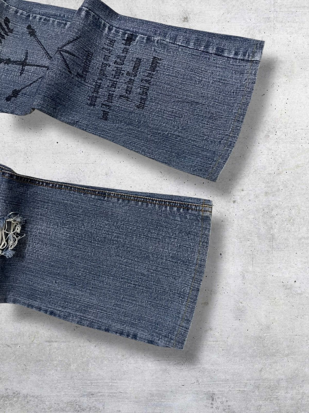 In The Attic VINTAGE IN THE ATTIC JAPAN 90S ARCHIVE DEAD OR ALIVE DENIM Size US 33 - 5 Thumbnail