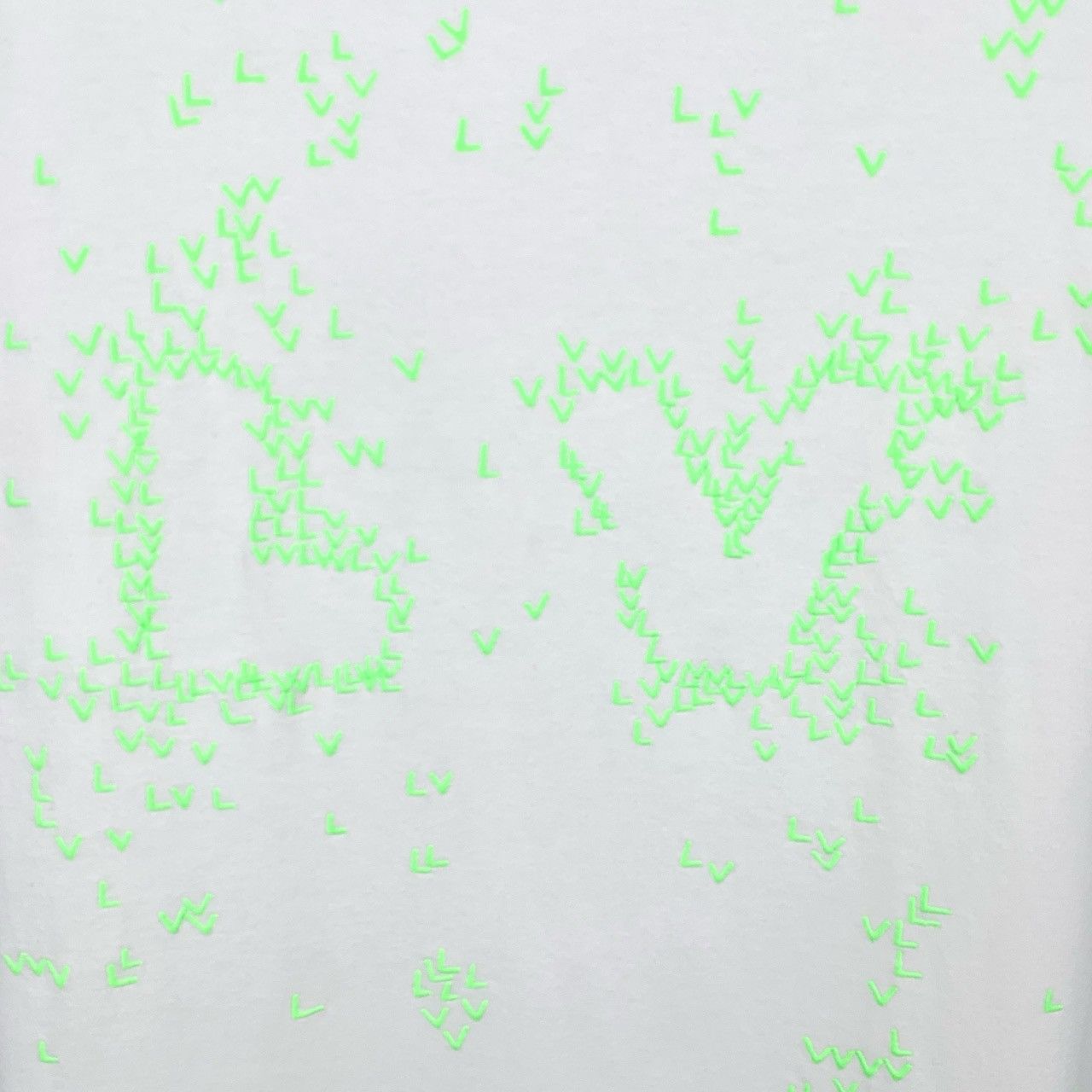 Louis Vuitton Louis Vuitton Tee – White Embroidered Logo Cotton (Size XXL) Size US XXL / EU 58 / 5 - 6 Thumbnail