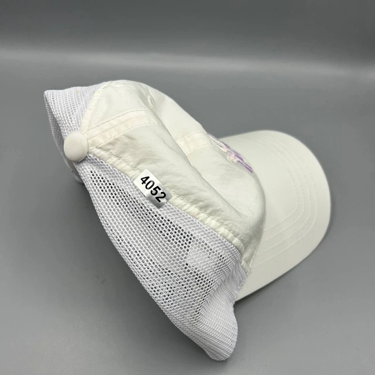 MLB New York Yankees Trucker Hat Women Embroidered MLB Snap Back Size ONE SIZE - 9 Thumbnail