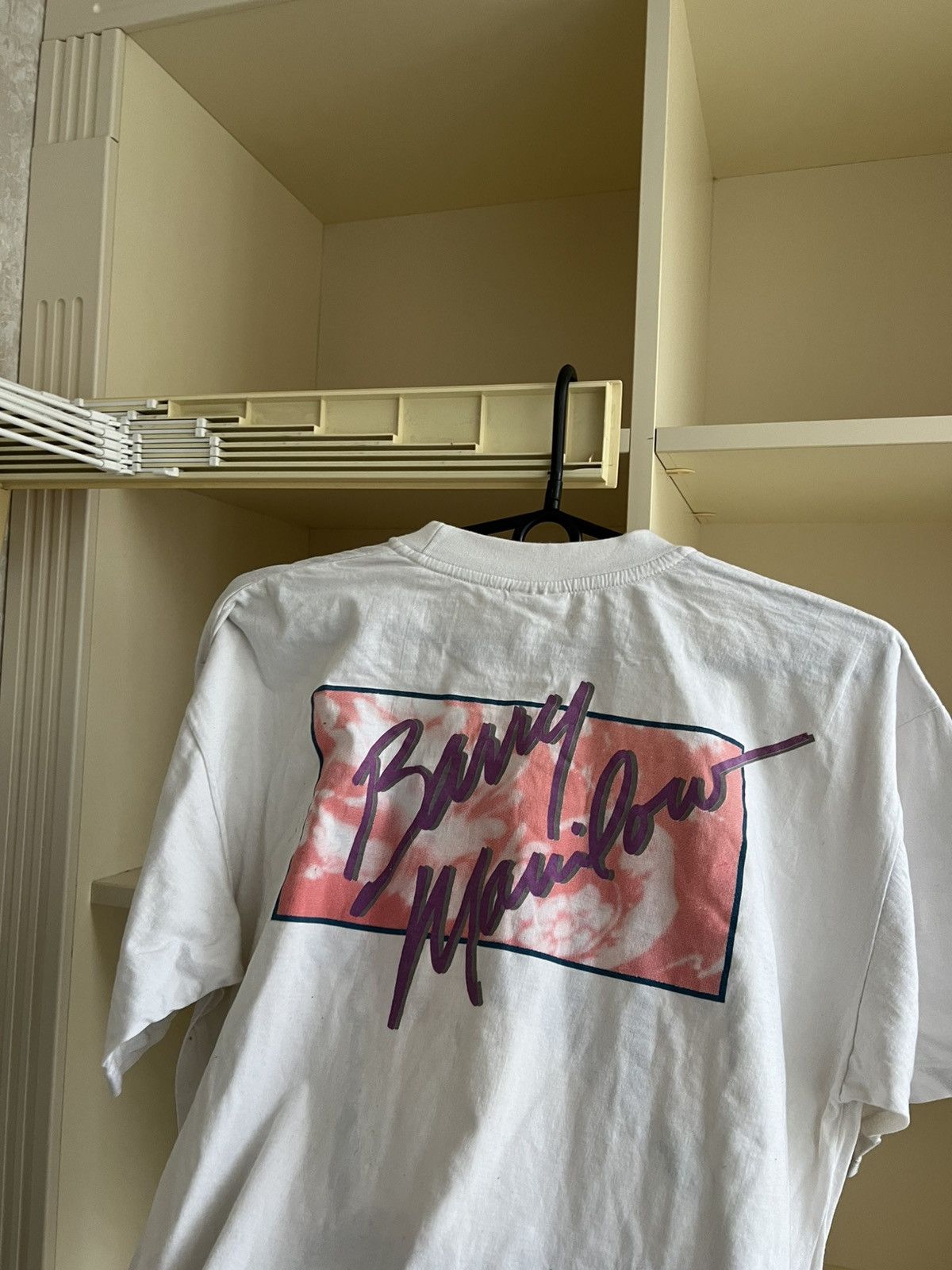 Band Tees Vintage 1991 Barry Manilow T-Shirt Music Tee Size L Size US L / EU 52-54 / 3 - 14 Thumbnail