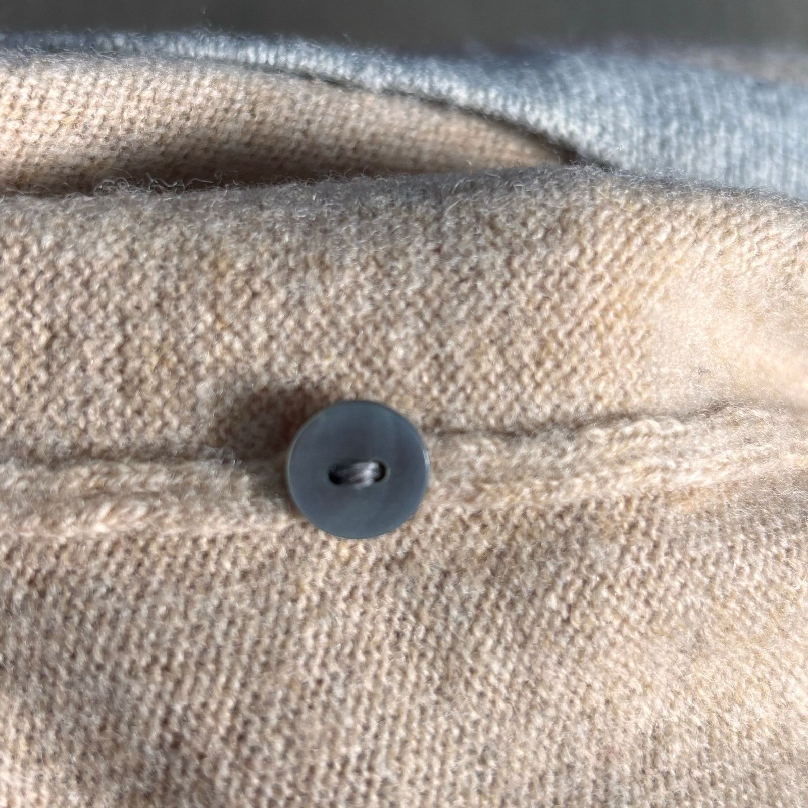 Brooks Brothers Vintage Brooks Brothers 346 Lambswool Beige Gray Knit XS Size XS / US 0-2 / IT 36-38 - 7 Thumbnail