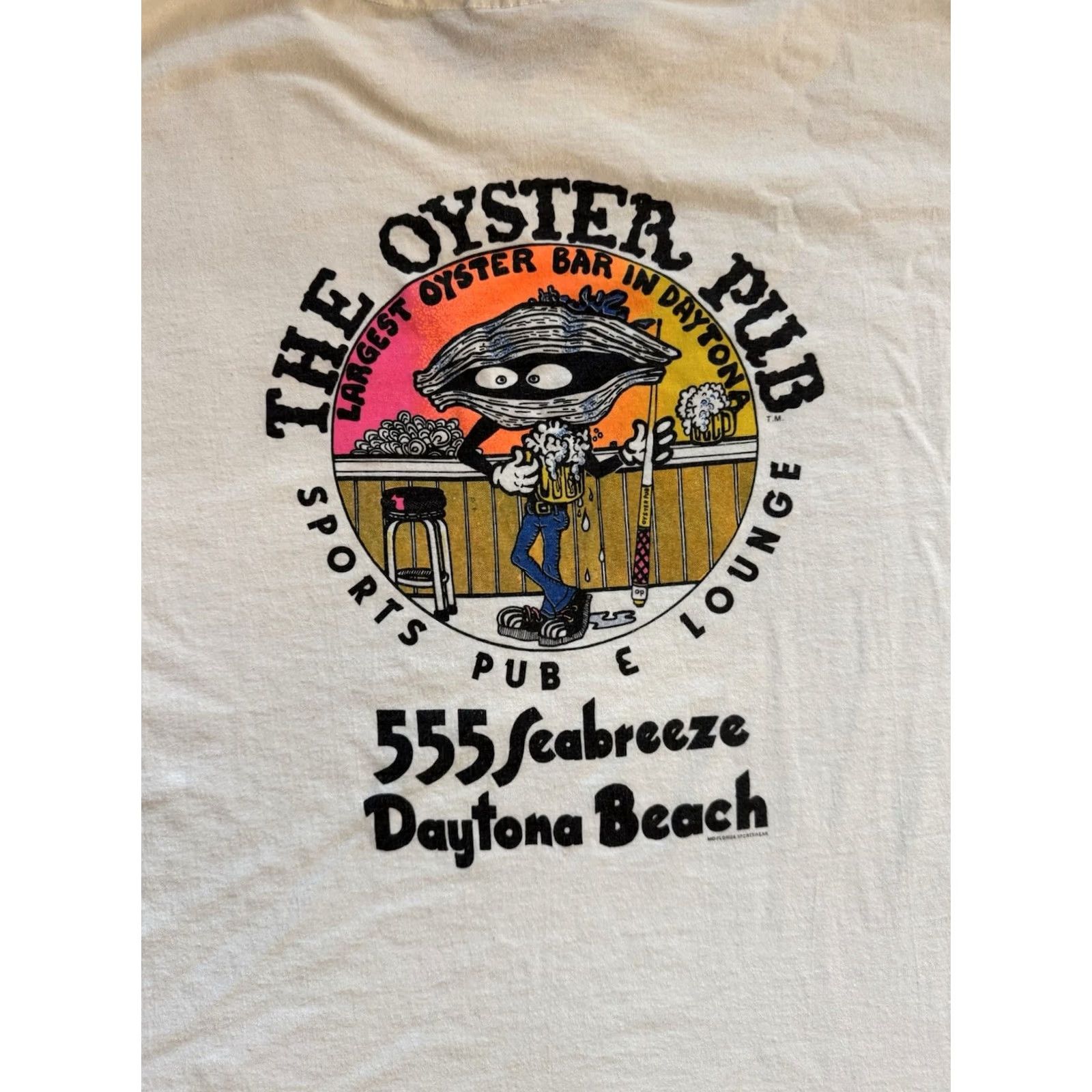 Hanes VINTAGE 90s The Oyster Bar Do It In The Raw T Shirt 2XL Hanes White Cotton Graphic Print Crew Neck Short Sleeve Men 90s Beach Daytona Beach Florida Size US XXL / EU 58 / 5 - 2 Thumbnail