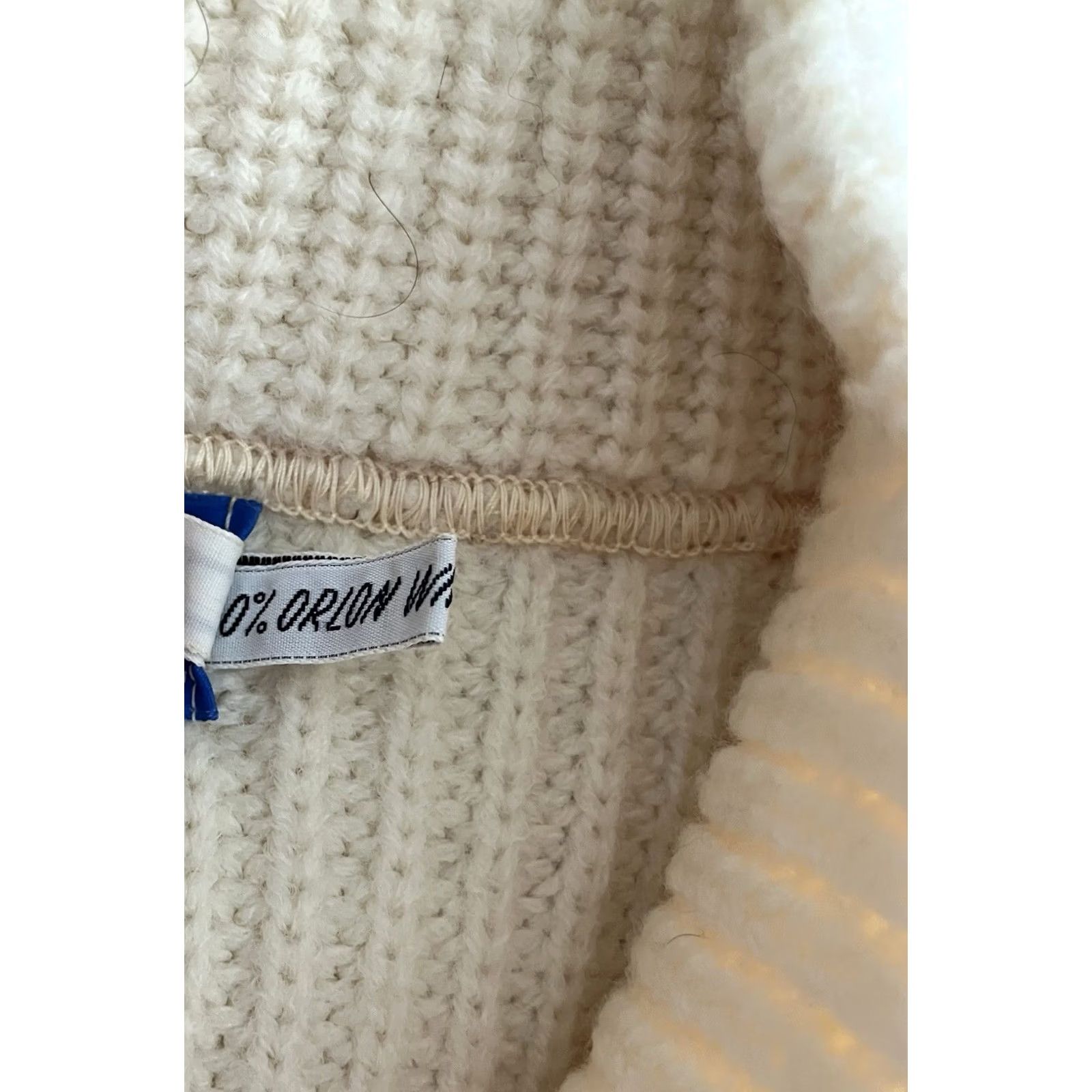 Pendleton VINTAGE Pendleton Woolen Sweater L Men's Ivory Pullover Wool Snag Spot on Sleeve White/ Ivory Size US L / EU 52-54 / 3 - 3 Thumbnail