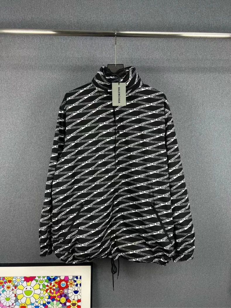 Balenciaga Balenciaga Bullet screen full of LOGO zipper assault jacket Size US S / EU 44-46 / 1 - 1 Thumbnail
