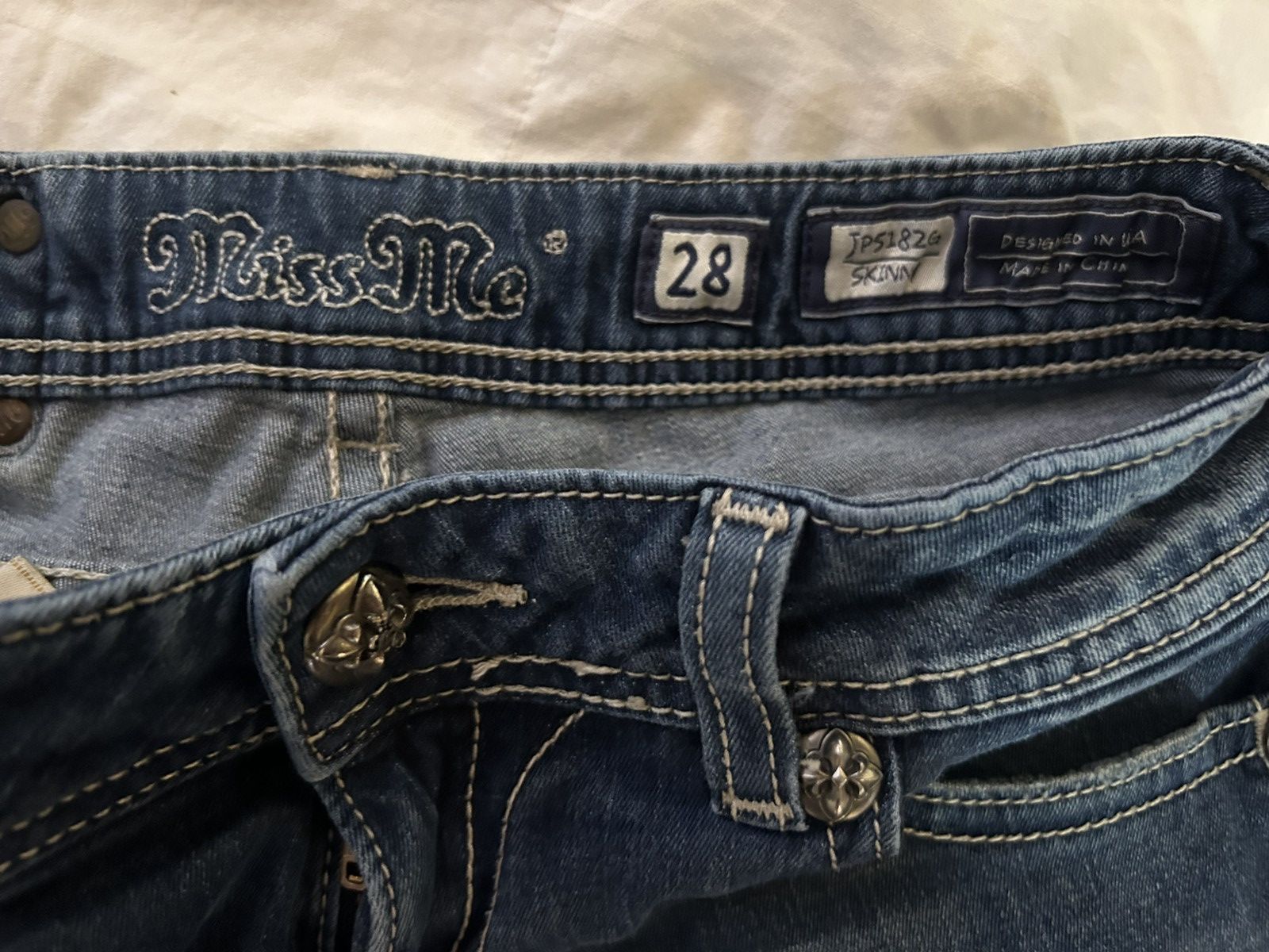 Miss Me 2000s vintage Miss Me shorts Fleur de Lis Size 28" / US 6 / IT 42 - 5 Thumbnail