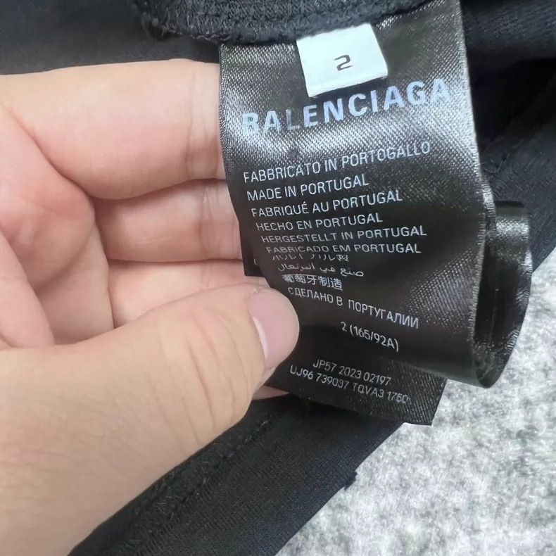 Balenciaga Balenciaga 24ss Spray Paint Blurred Logo Size US M / EU 48-50 / 2 - 3 Thumbnail