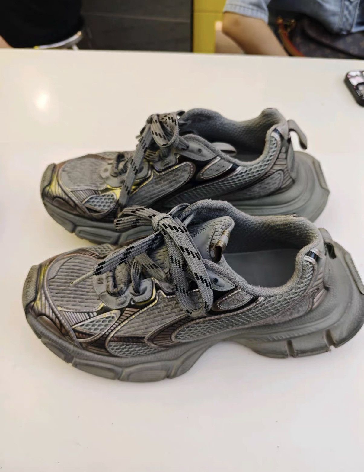 Balenciaga Balenciaga 3XL Vintage Silver Sneakers J42 Size US 8 / EU 41 - 2 Thumbnail