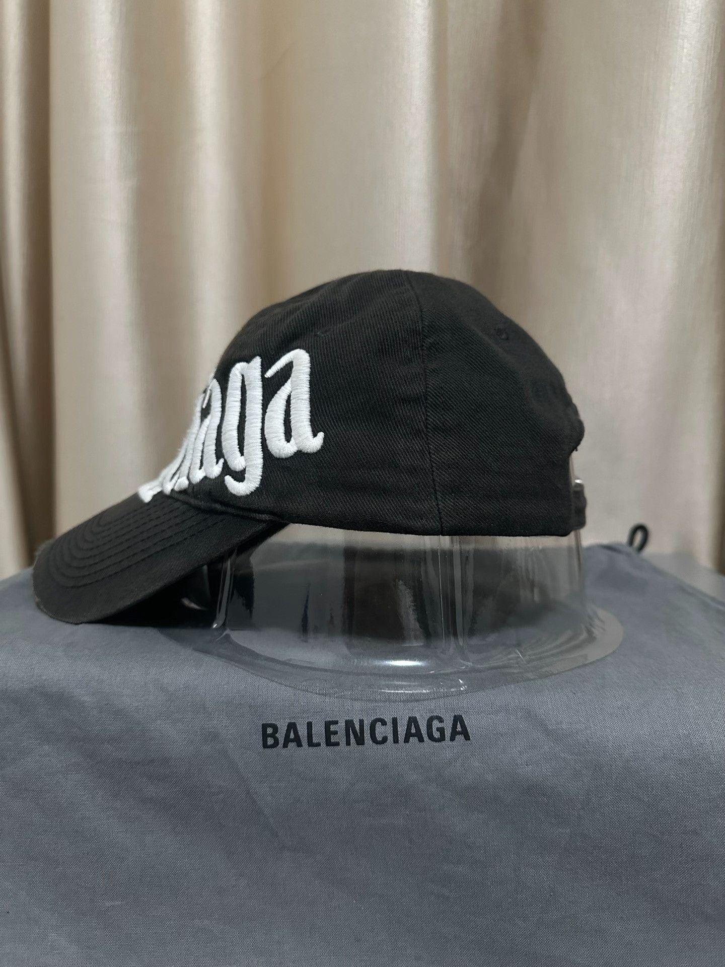 Balenciaga Balenciaga Distressed Embroidered Logo Baseball Cap Size ONE SIZE - 4 Thumbnail