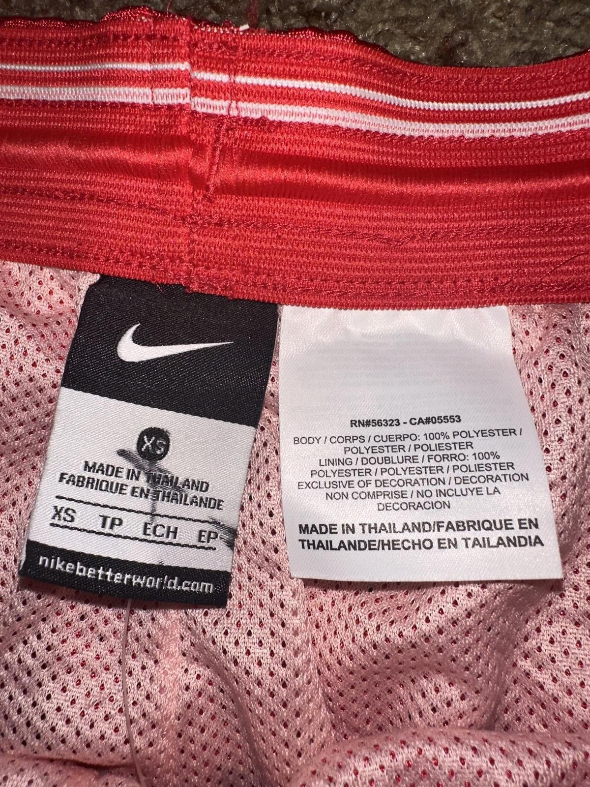 Nike Nike Women’s Hero Mesh Training Red Shorts Size 26" / US 2 / IT 38 - 3 Thumbnail