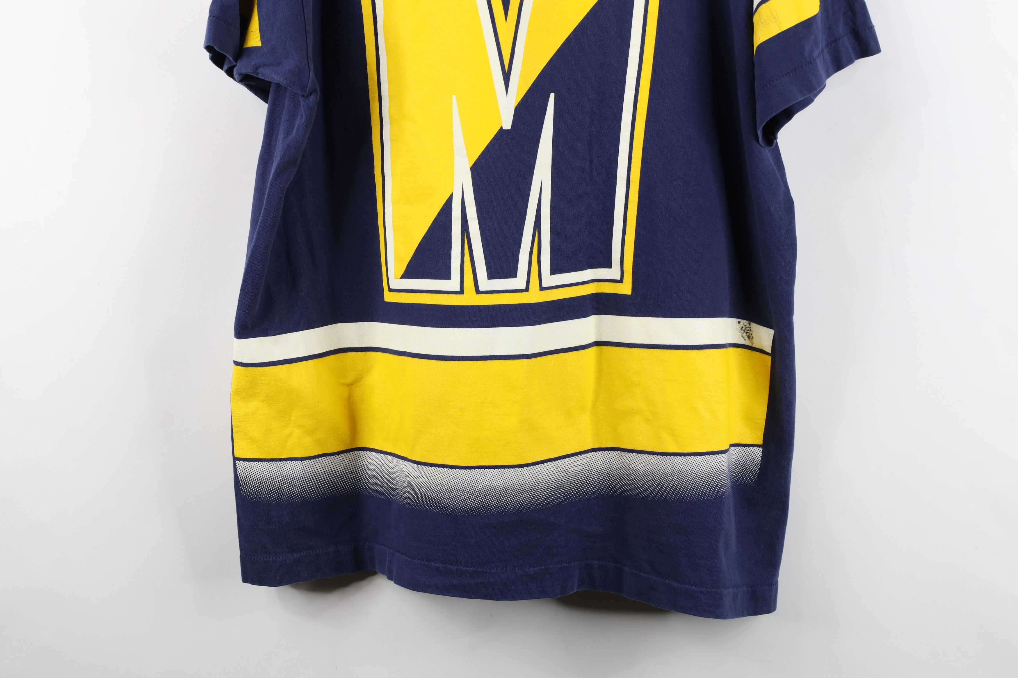 Vintage Vintage 90s University of Michigan All Over Print T-Shirt Size US L / EU 52-54 / 3 - 16 Thumbnail