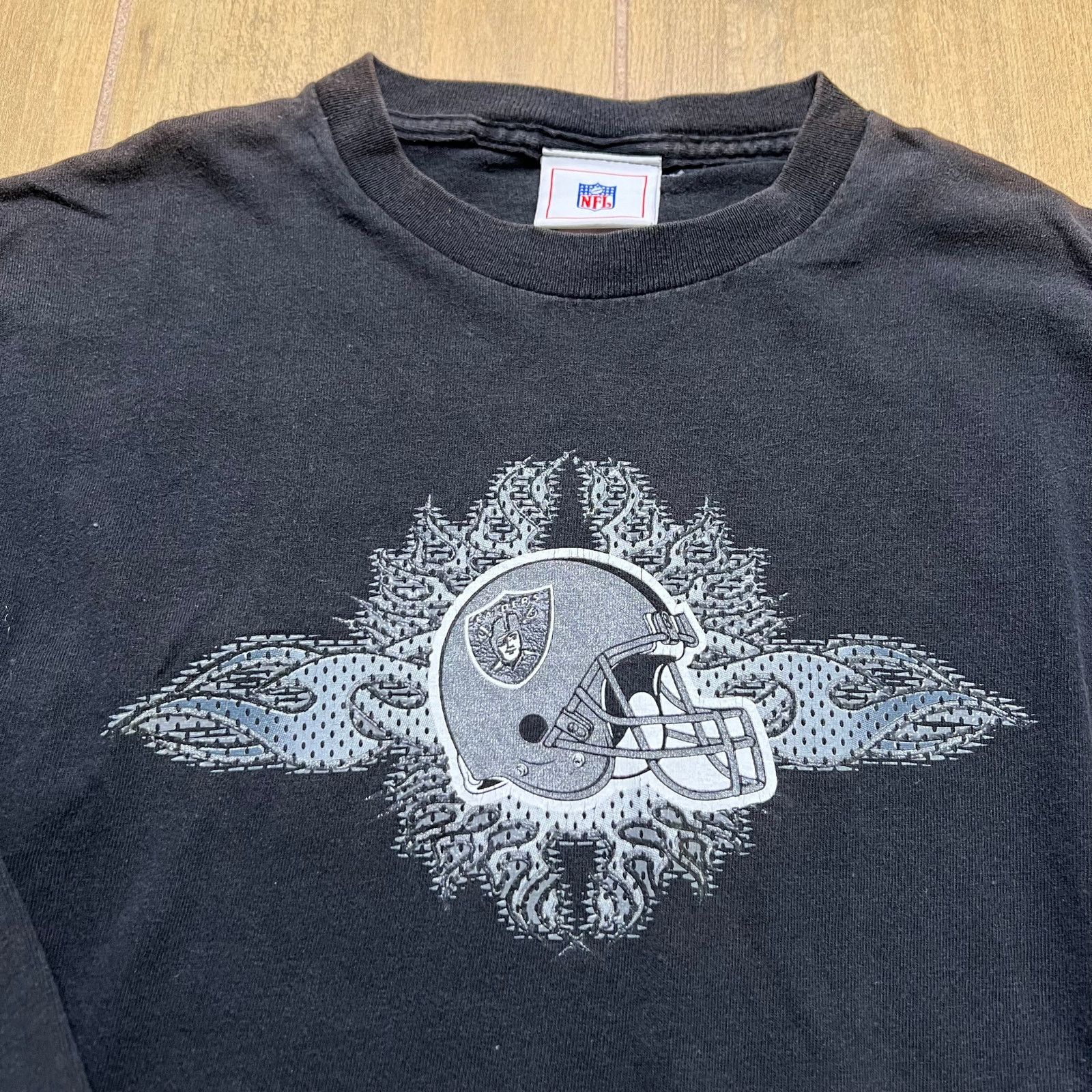 NFL Vintage black Oakland Raiders NFL T-shirt Youth 10/12 Size US S / EU 44-46 / 1 - 2 Thumbnail