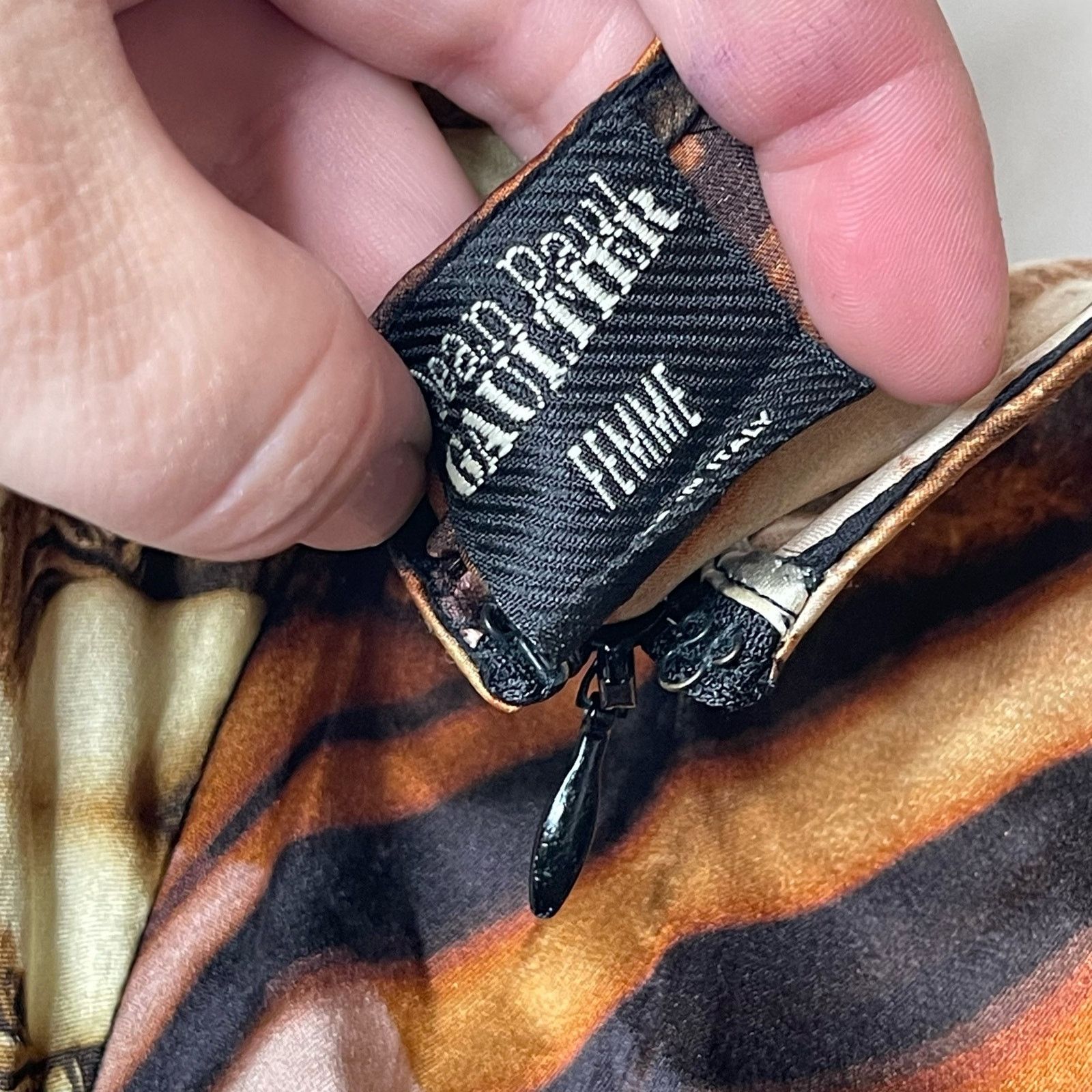 Jean Paul Gaultier Jean Paul Gaultier Rare Sleeveless Batwings Printed Silk Top Size M / US 6-8 / IT 42-44 - 6 Thumbnail