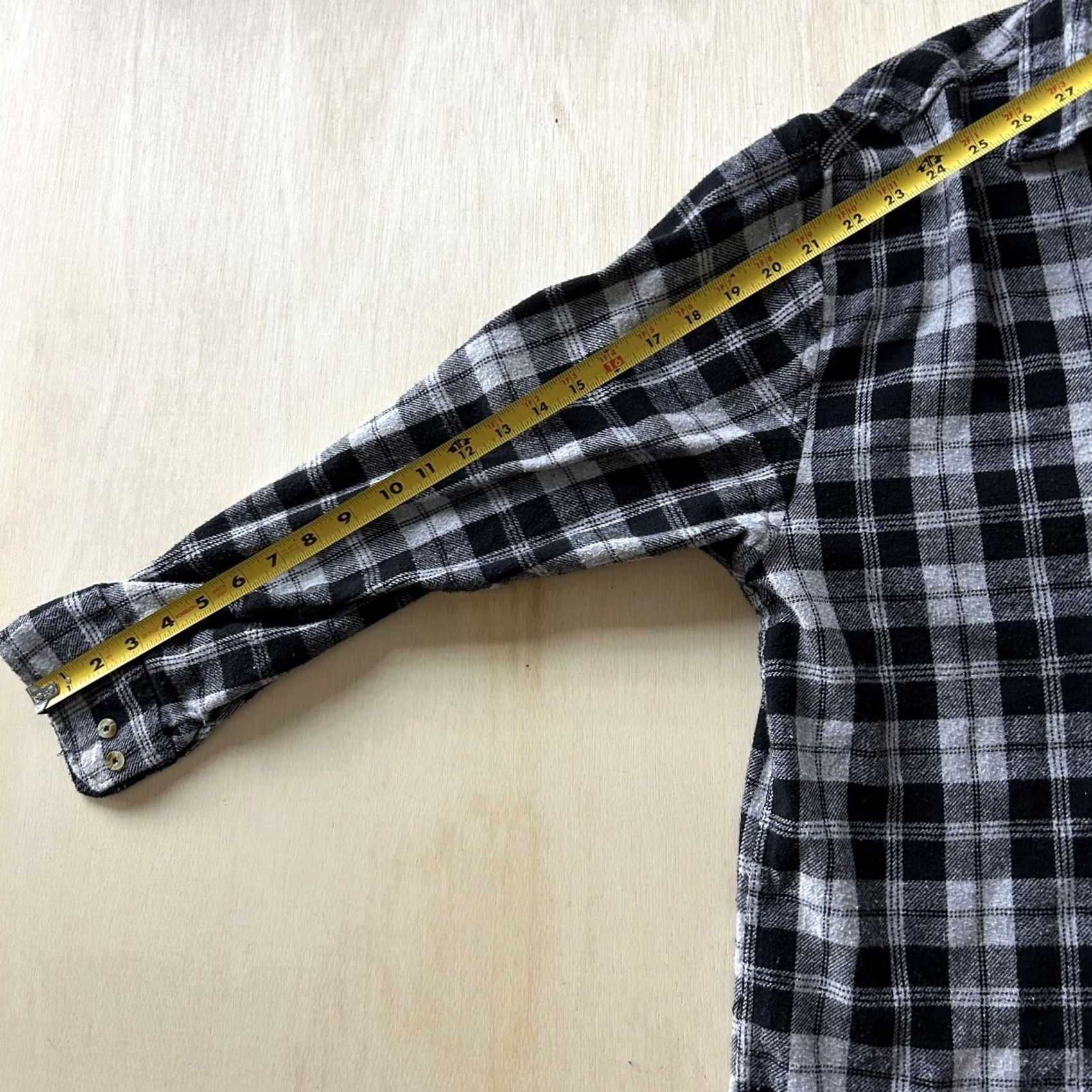 Vintage Mountain Ridge Flannel Shirt Mens XL Black Gray Plaid Long Sleeve Button Up Size US XL / EU 56 / 4 - 4 Thumbnail