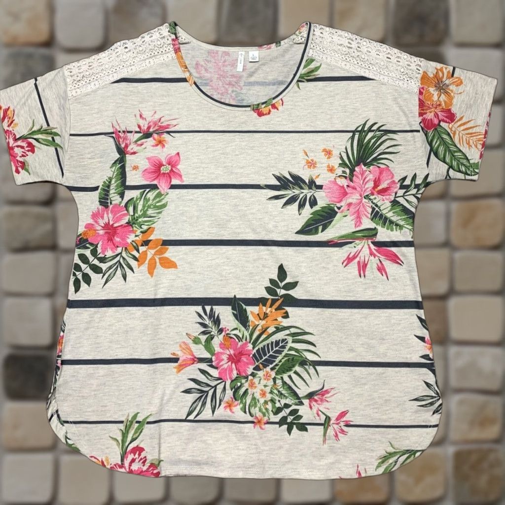 Vintage Est 1946 Woman’s Short Sleeve Top Shirt Size Large Floral Stripes Cream Green Womens Size L / US 10 / IT 46 - 1 Thumbnail