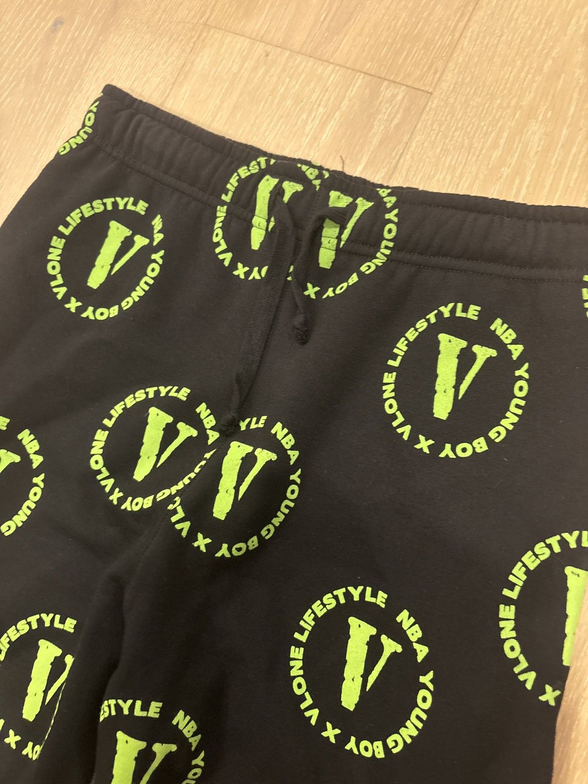 Vlone Vlone x NBA Youngboy Vlone lifestyle crossroads sweats Size US 28 / EU 44 - 5 Thumbnail