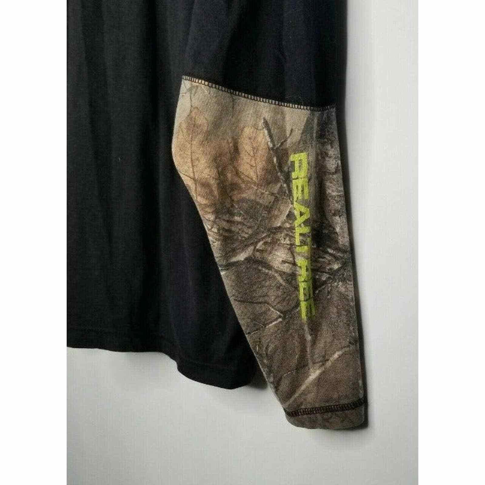 Realtree Realtree by Buckhorn River Black With Camo Sleeves T Shirt Size US M / EU 48-50 / 2 - 3 Thumbnail