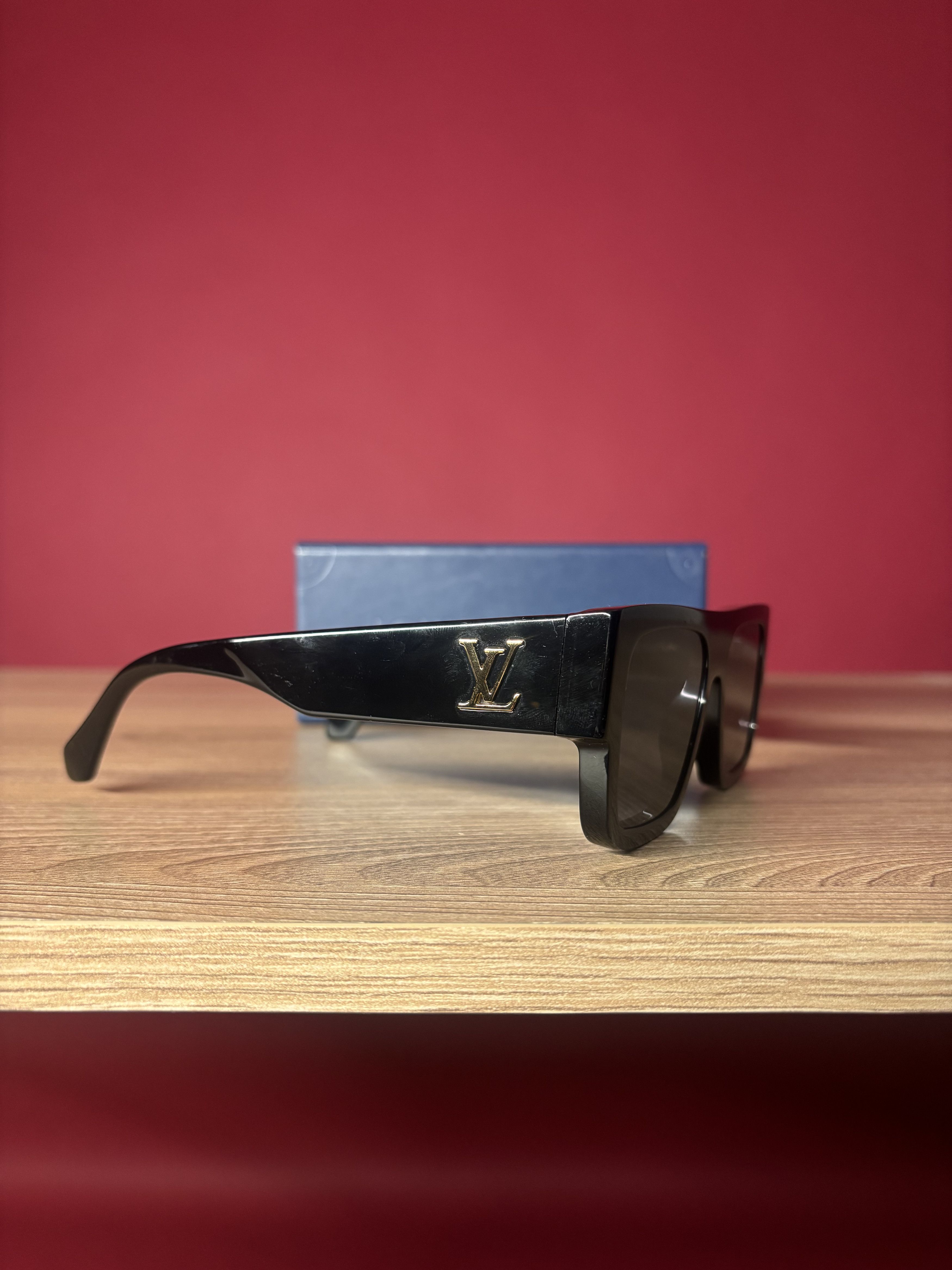 Louis Vuitton Louis Vuitton Z2125W Sunglasses Black Gold Size ONE SIZE - 3 Thumbnail