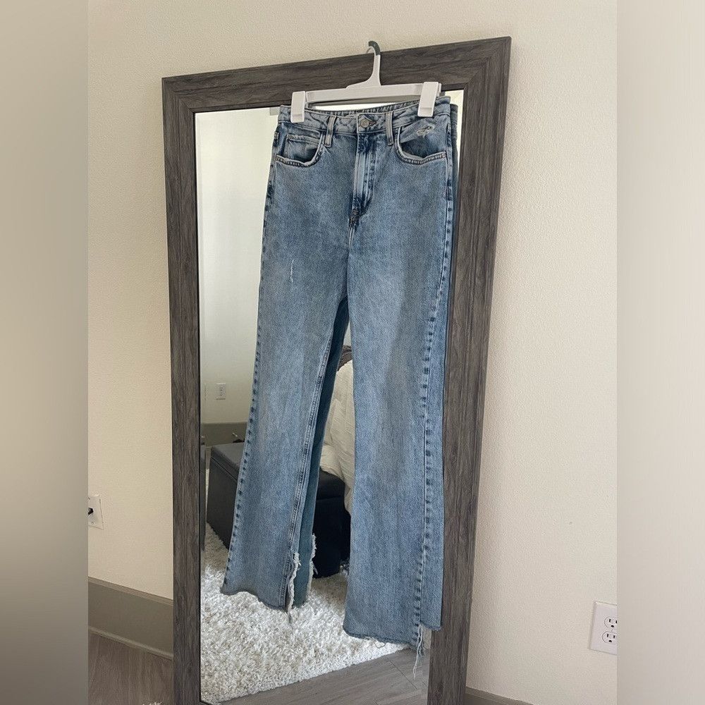 Zara Zara distressed relaxed flare jeans Size 26" / US 2 / IT 38 - 1 Thumbnail