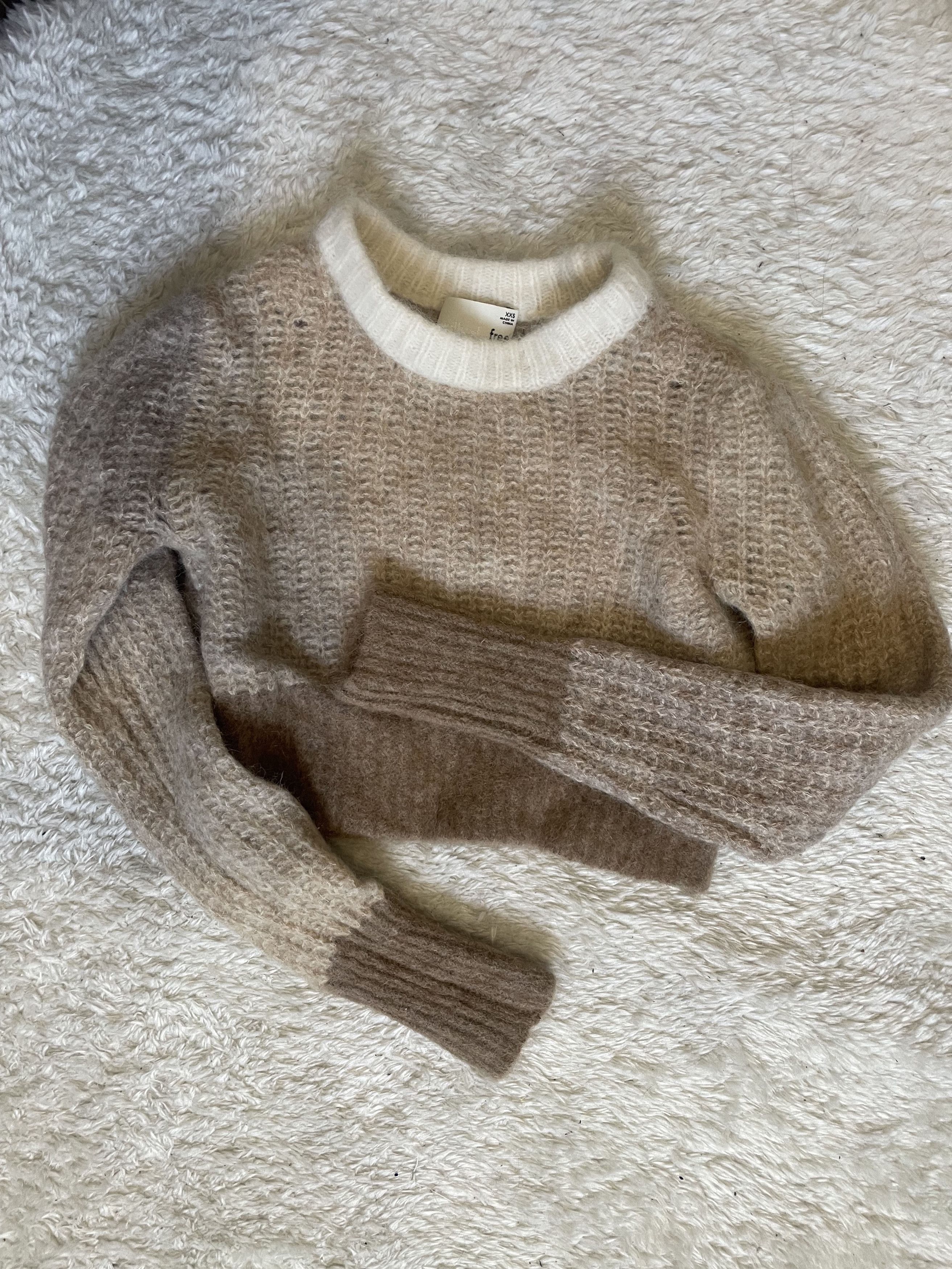 Aritzia Cropped Alpaca Wool Sweater Size XXS / US 00 / IT 34 - 1 Thumbnail