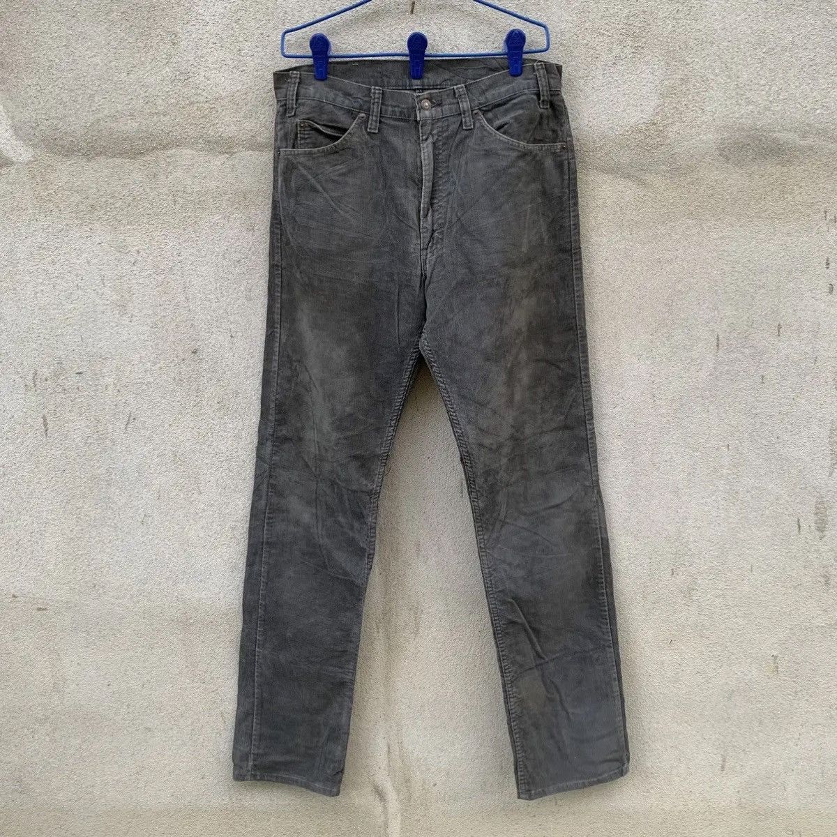 Levi's 1980’s VINTAGE LEVI’S 505 WHITETAB LEVIS CORDUROY FADED PANT Size US 32 / EU 48 - 1 Thumbnail